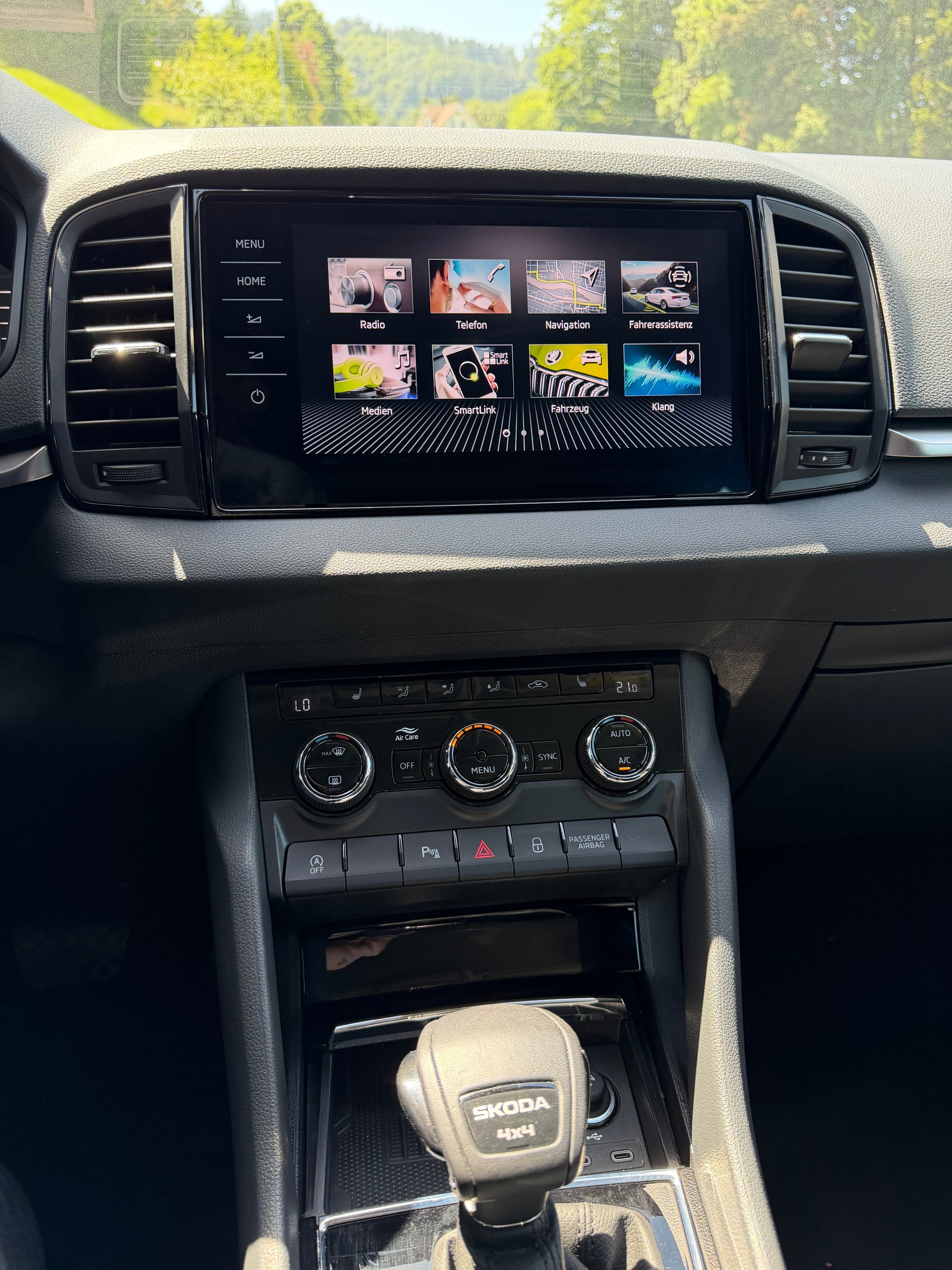 SKODA Karoq 2.0 TDI CR Selection 4x4 DSG-image-23