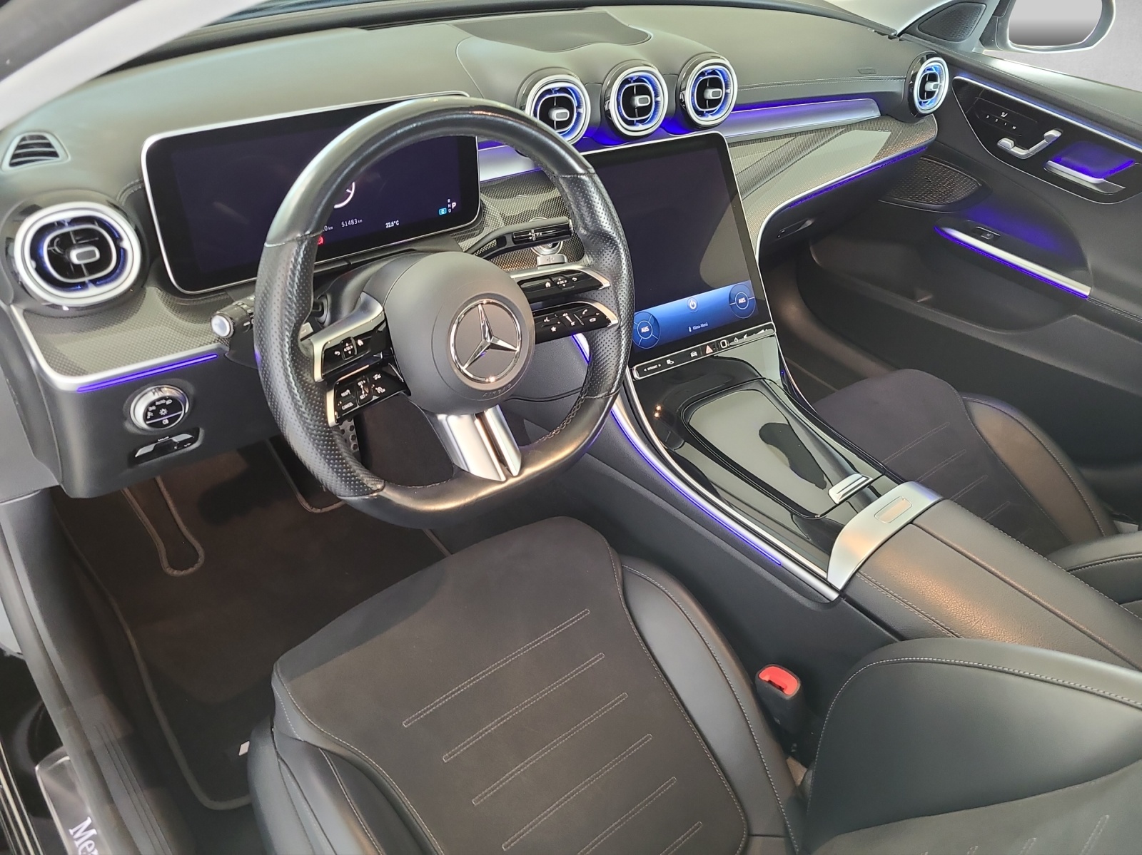 MERCEDES-BENZ C 200 4Matic AMG Line-image-6