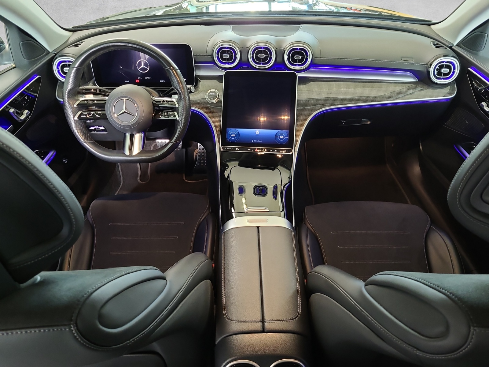 MERCEDES-BENZ C 200 4Matic AMG Line-image-11