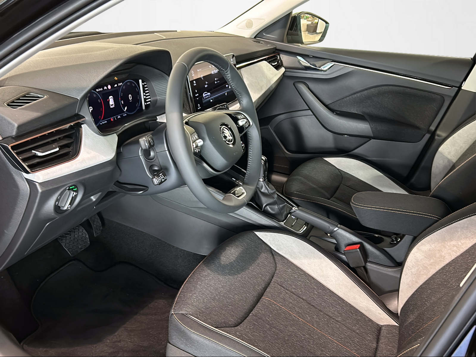 SKODA KAMIQ 1.0 TSI SELECTION DSG-image-8