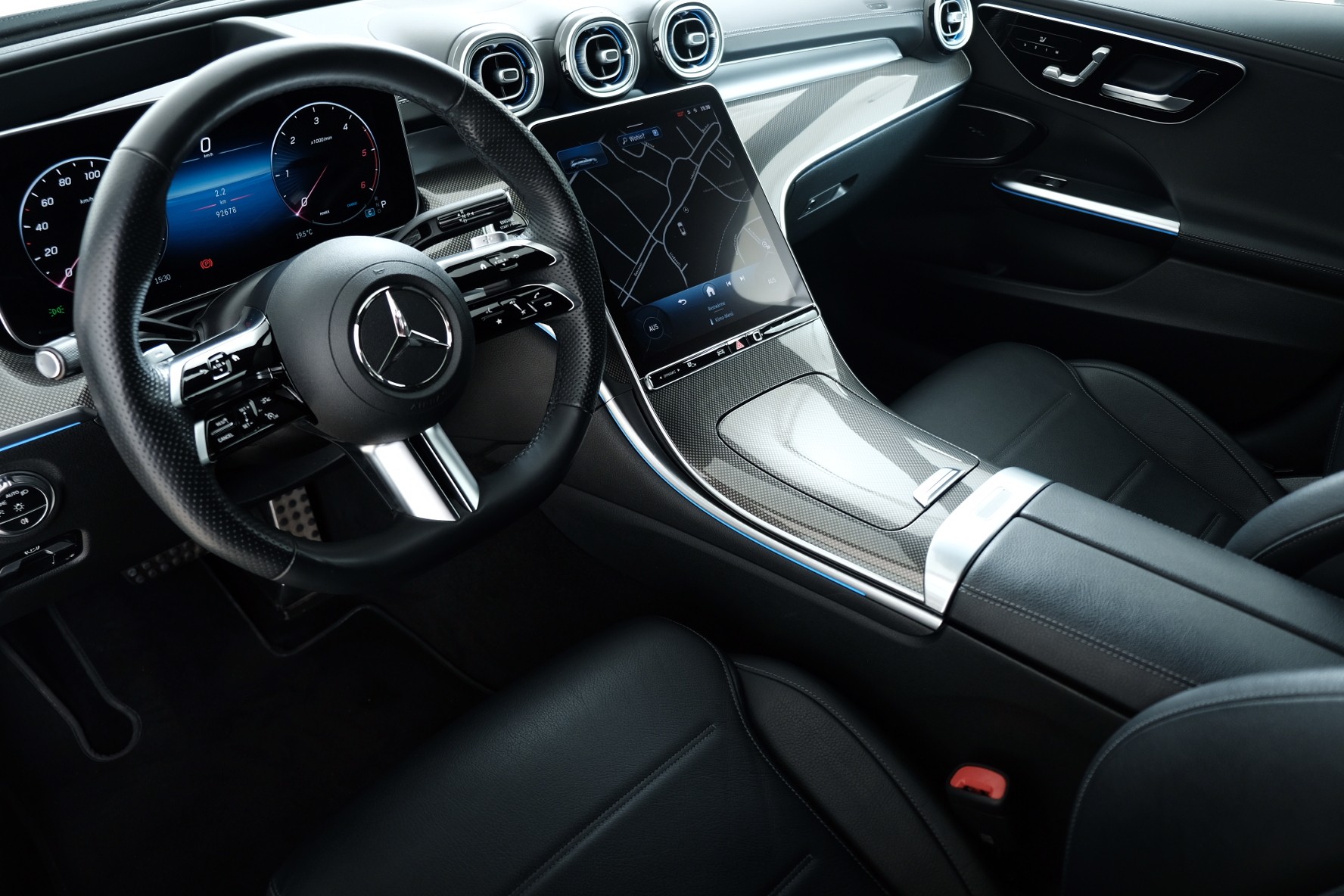 MERCEDES-BENZ C 220 d T 4Matic AMG Line-image-9
