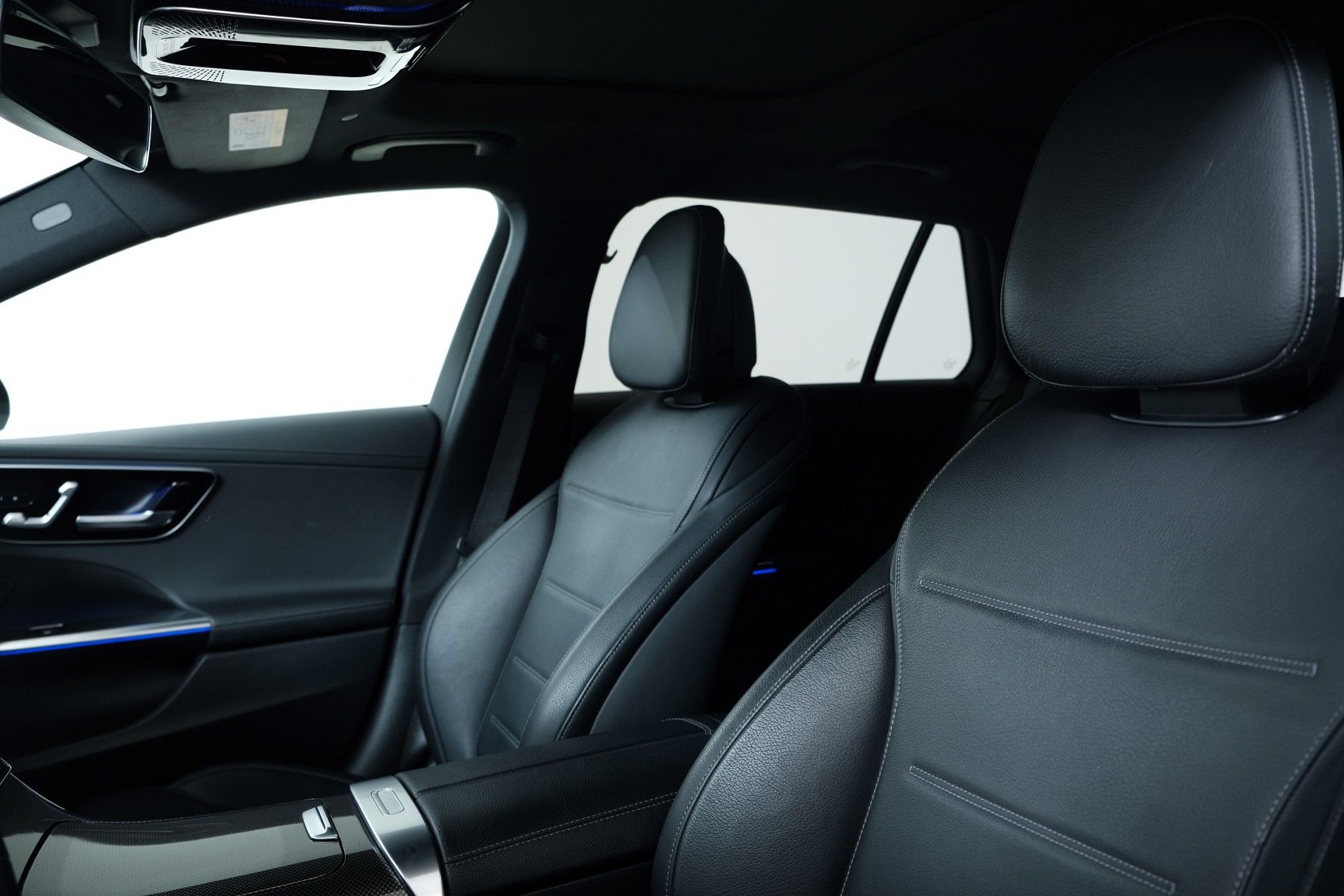 MERCEDES-BENZ C 220 d T 4Matic AMG Line-image-10