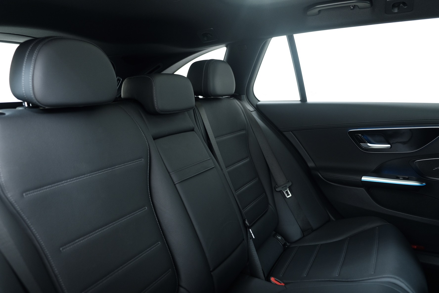 MERCEDES-BENZ C 220 d T 4Matic AMG Line-image-11