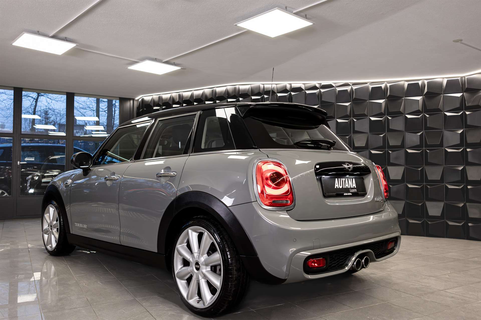 MINI Cooper S-showroom-element-2