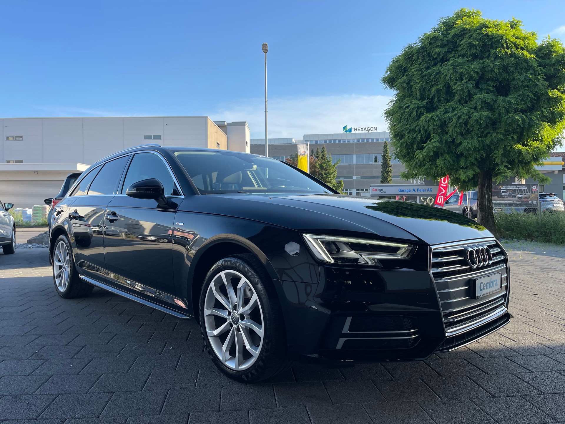 AUDI A4 Avant 2.0 TFSI S-Line S-tronic-image-2
