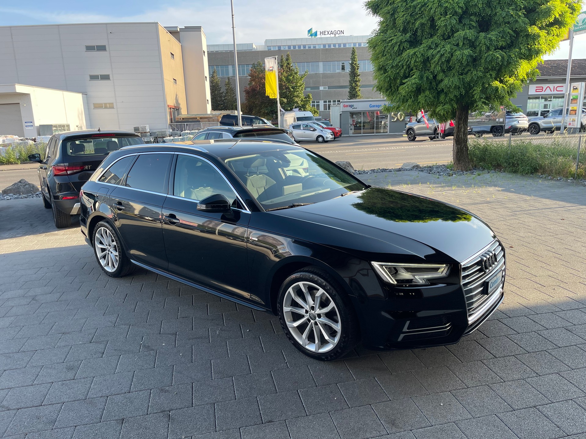 AUDI A4 Avant 2.0 TFSI S-Line S-tronic-image-3