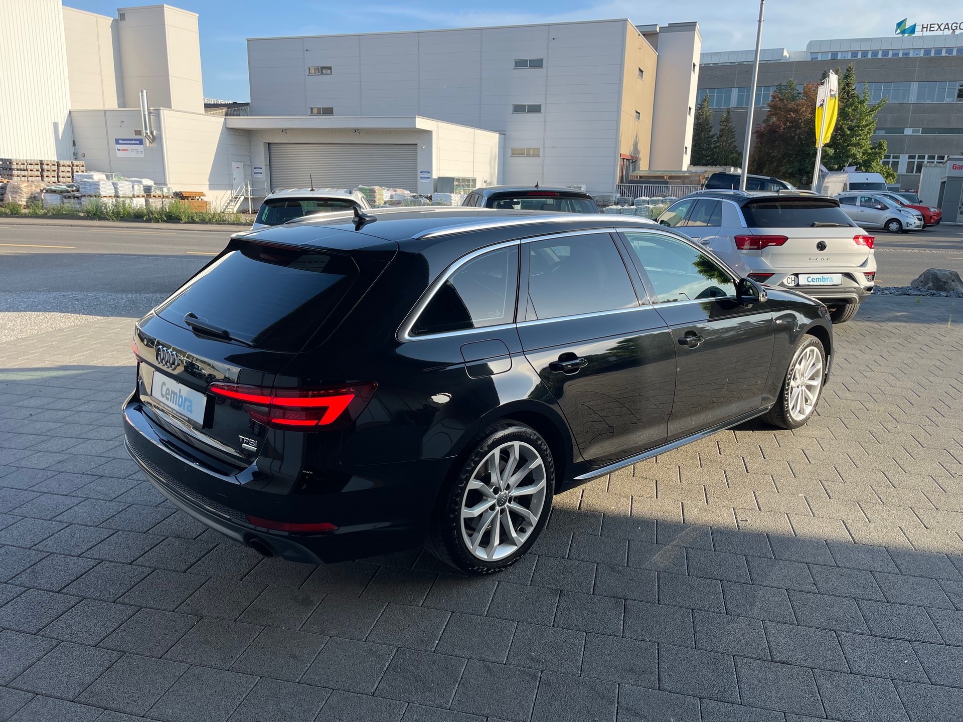 AUDI A4 Avant 2.0 TFSI S-Line S-tronic-image-5