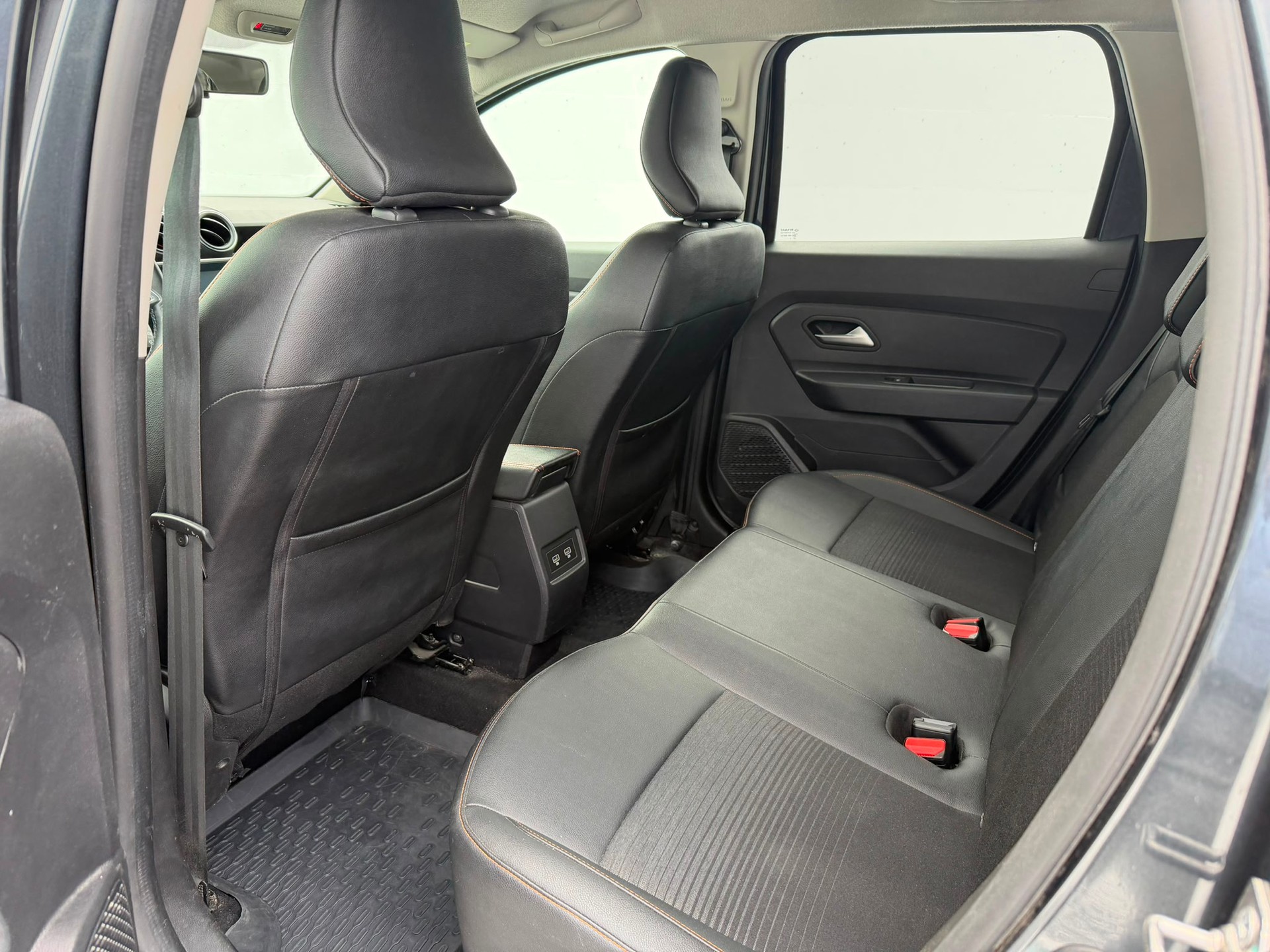 DACIA Duster TCe 150 Extreme 4x4-image-10
