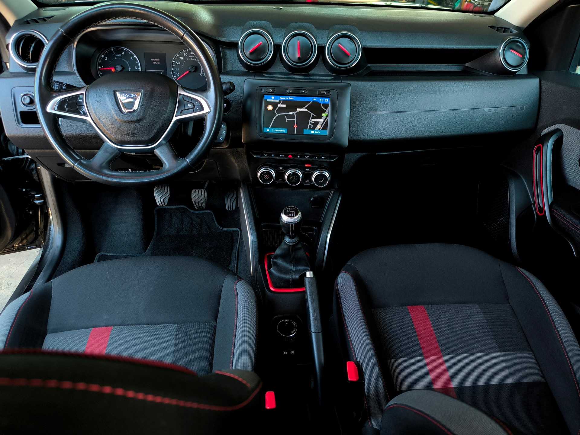 DACIA Duster TCe 150 Celebration 4x4-image-9