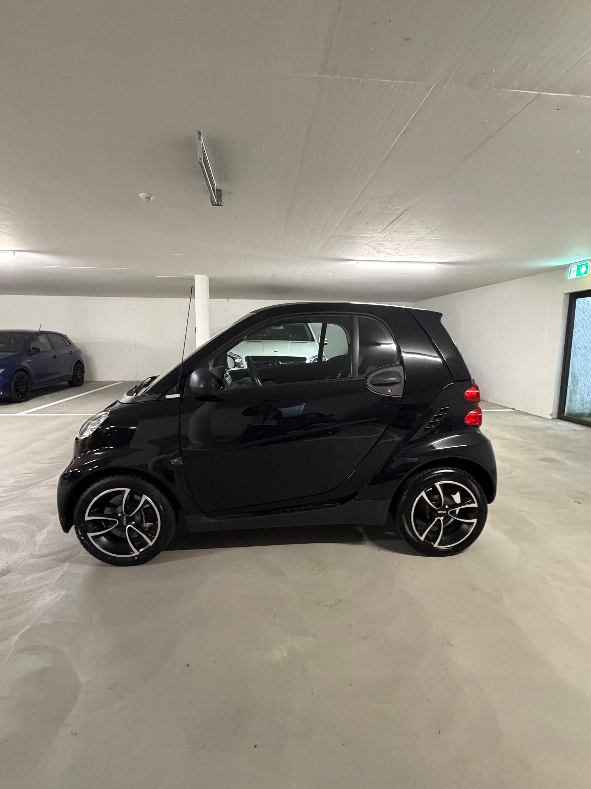 SMART fortwo pure mhd softouch-showroom-element-1