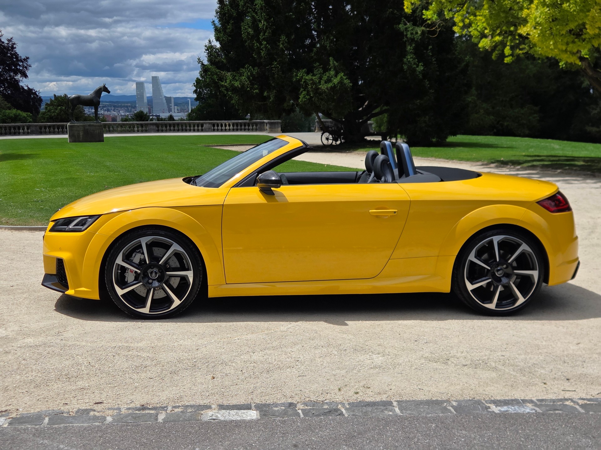 AUDI TT RS ROADSTER 2.5 TFSI QUATTRO S-image-1