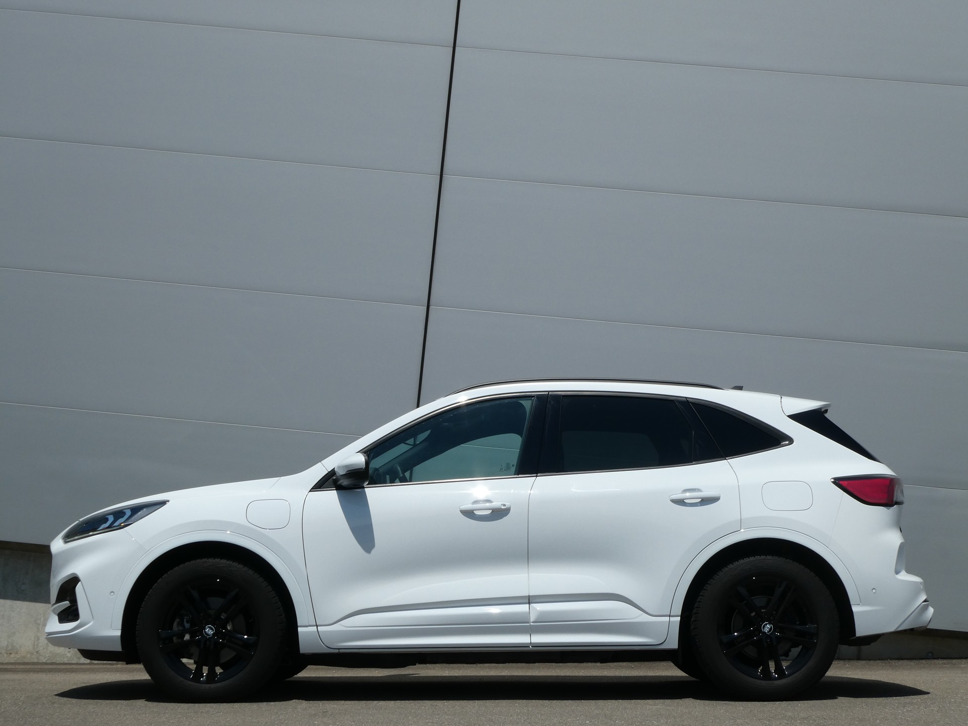 FORD Kuga 2.5 PHEV ST-Line 2WD-image-3