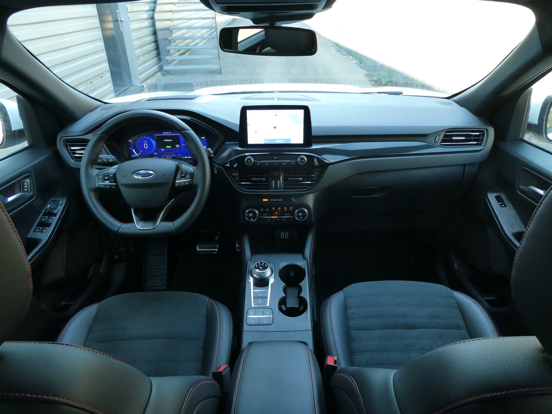 FORD Kuga 2.5 PHEV ST-Line 2WD-image-12