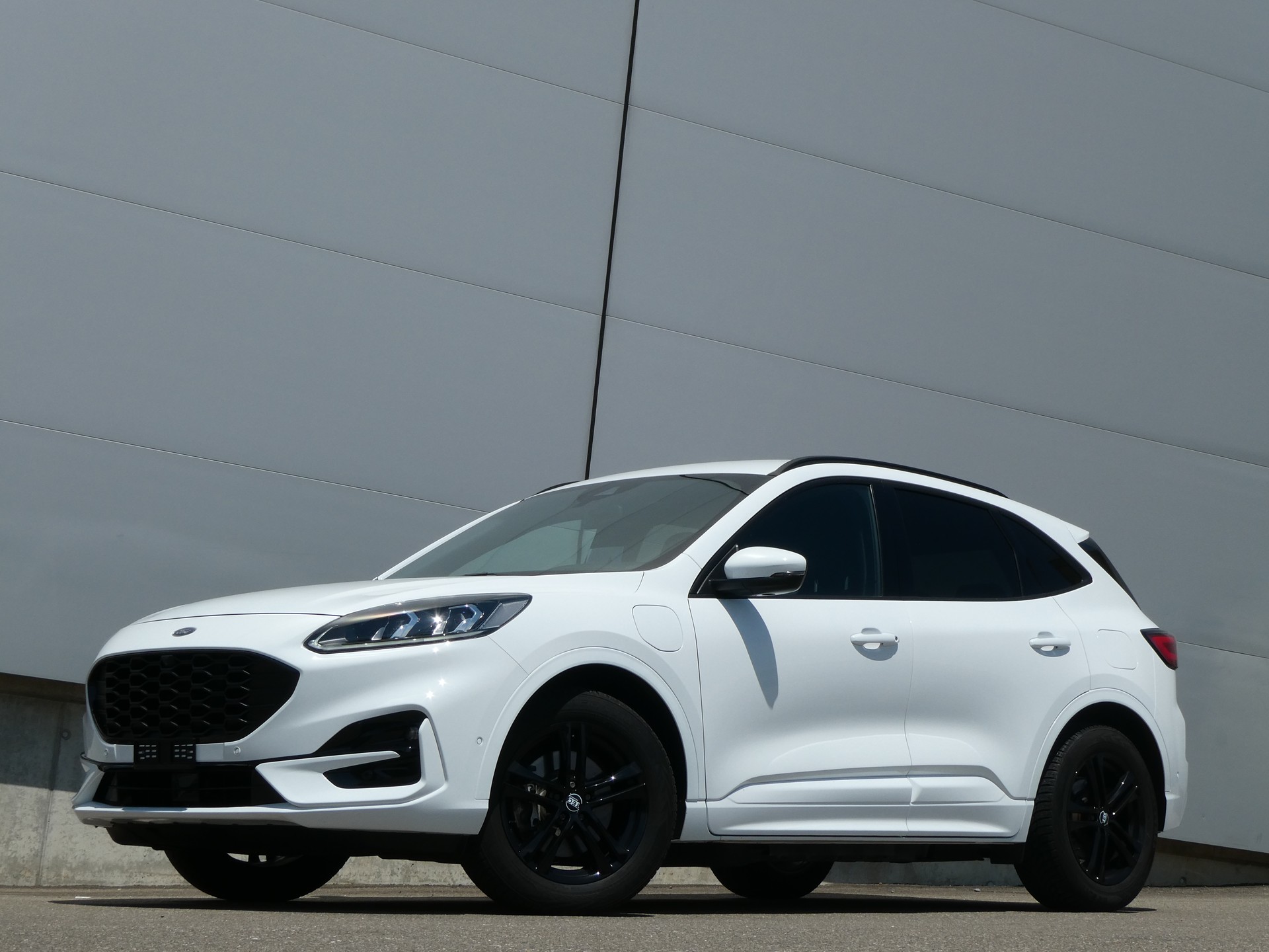 FORD Kuga 2.5 PHEV ST-Line 2WD-image-2