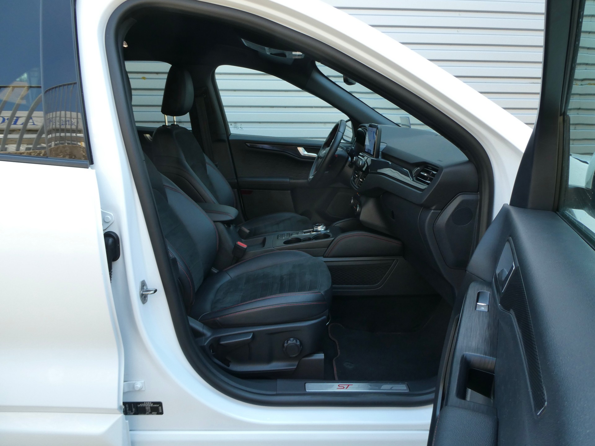 FORD Kuga 2.5 PHEV ST-Line 2WD-image-10