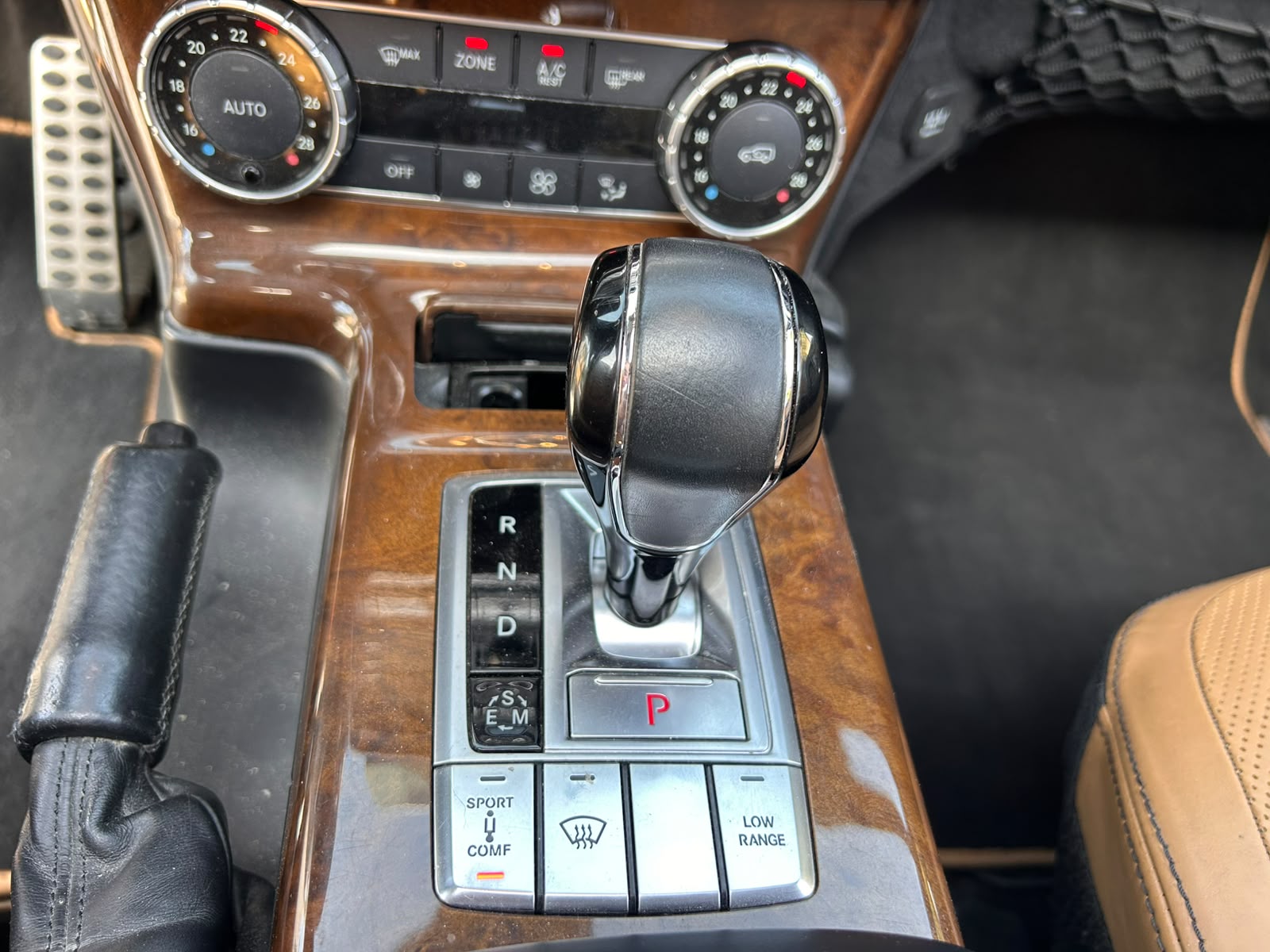 MERCEDES-BENZ G 500 4.0l Biturbo-image-10