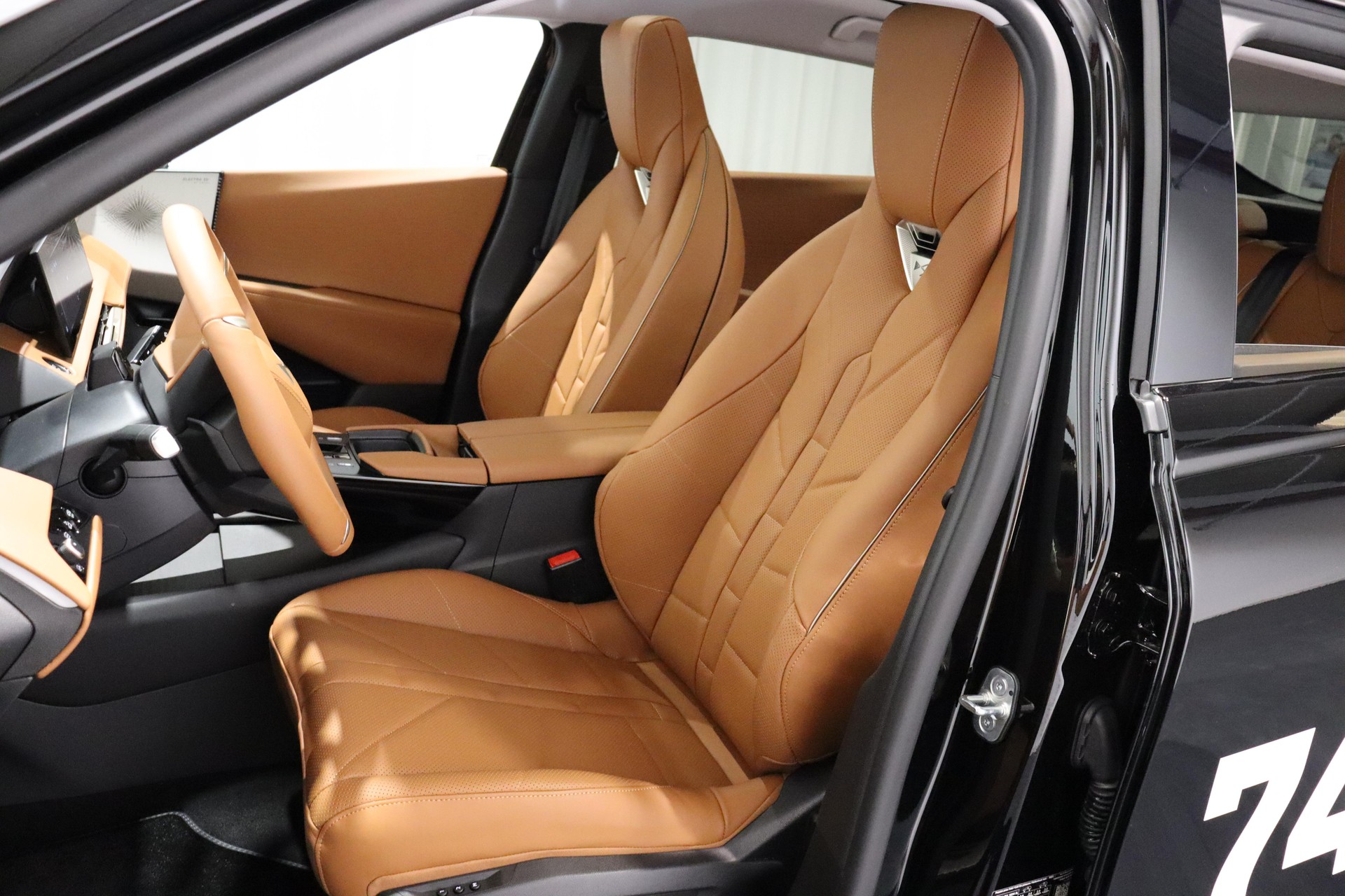 DS AUTOMOBILES No8 E-Tense Étoile 4x4-showroom-element-3