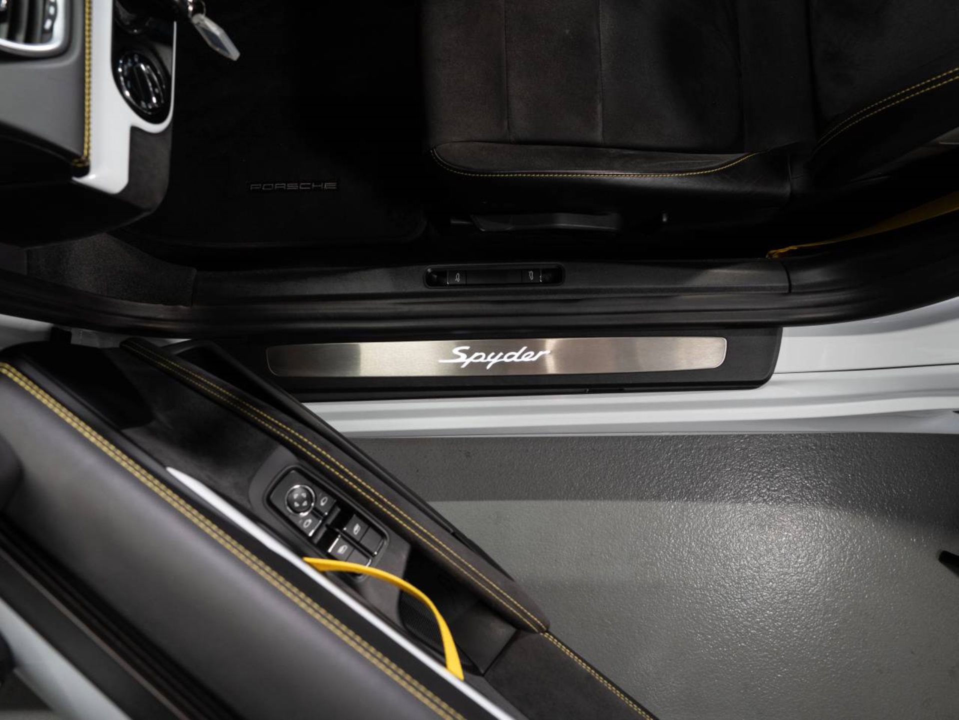 PORSCHE 718 Spyder-image-23