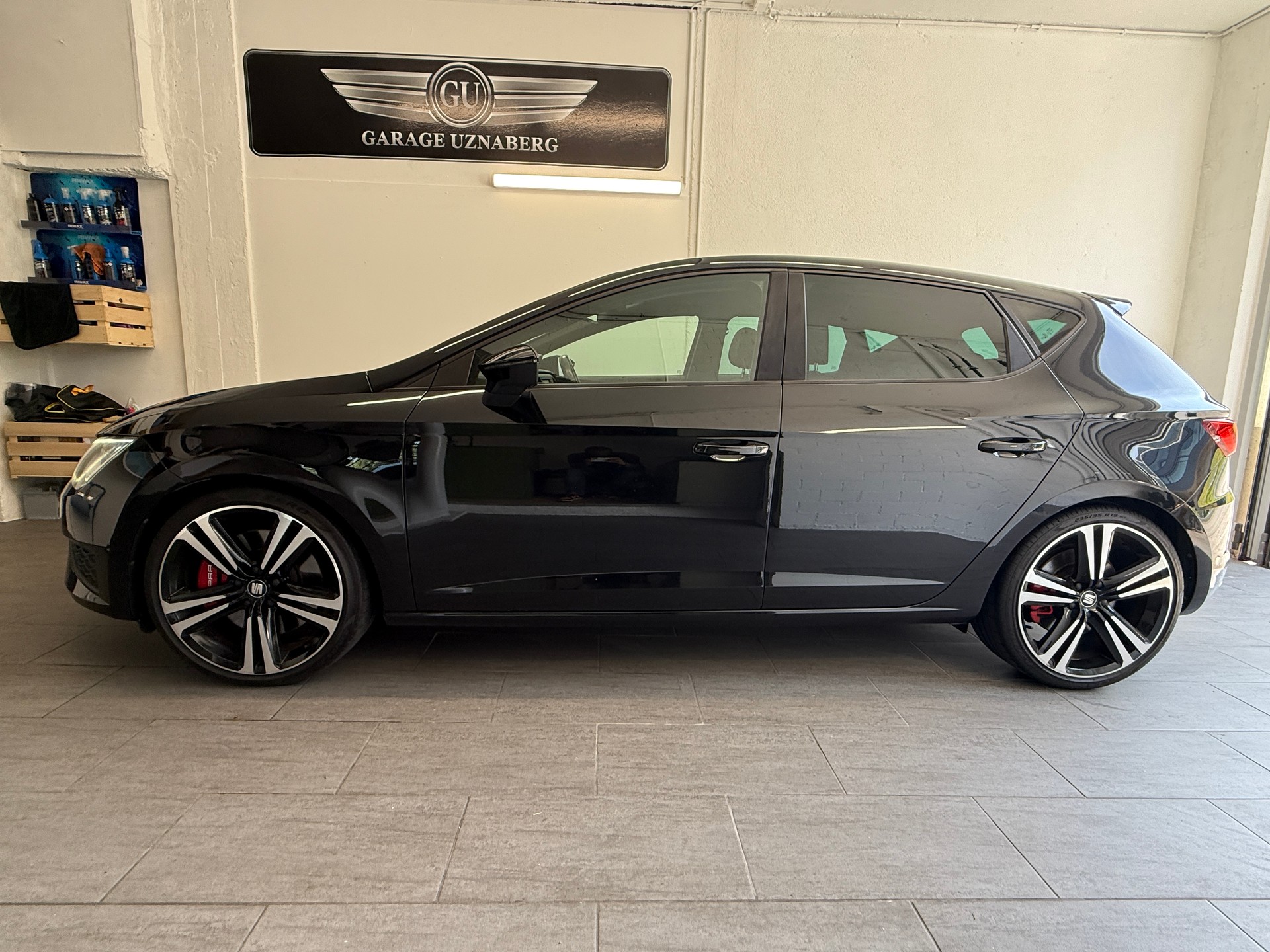 SEAT Leon 2.0 TSI Cupra 280 DSG Ab 195.- pro Monat-showroom-element-1