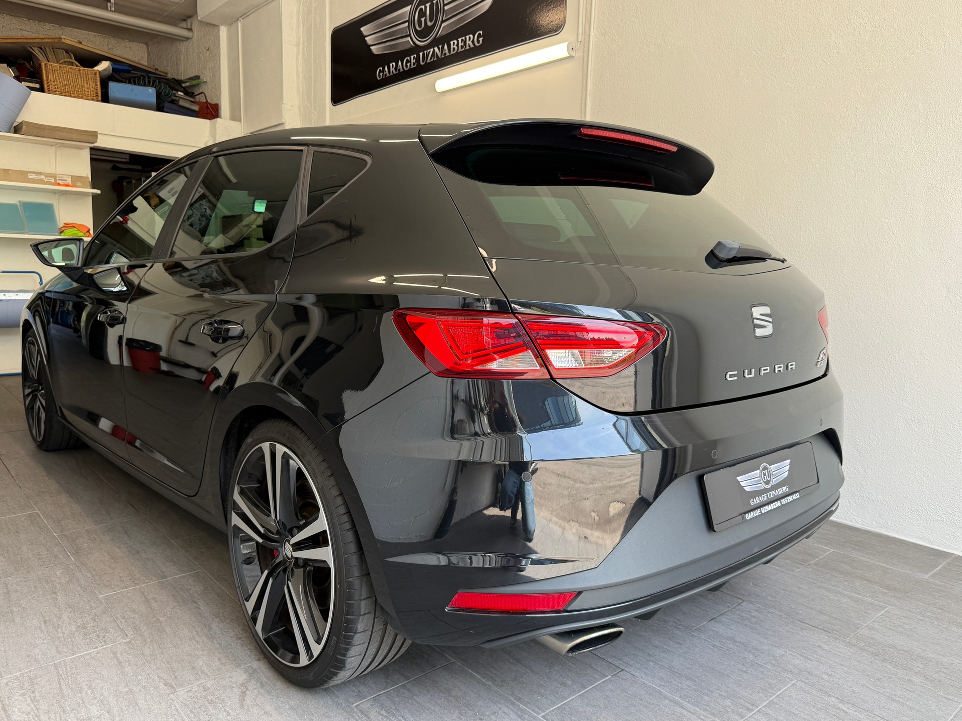 SEAT Leon 2.0 TSI Cupra 280 DSG Ab 195.- pro Monat-showroom-element-2