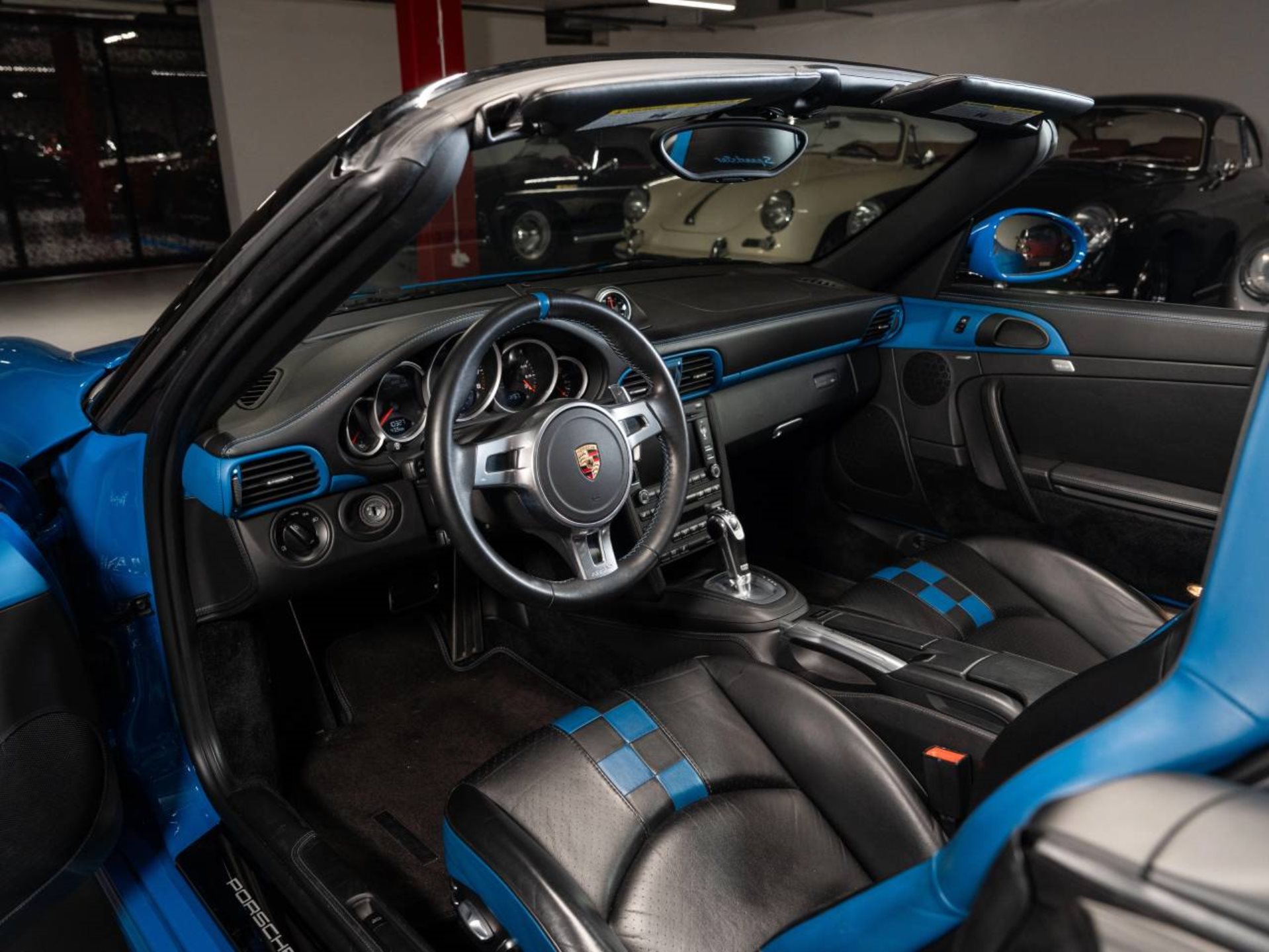 PORSCHE 911 Speedster-showroom-element-3