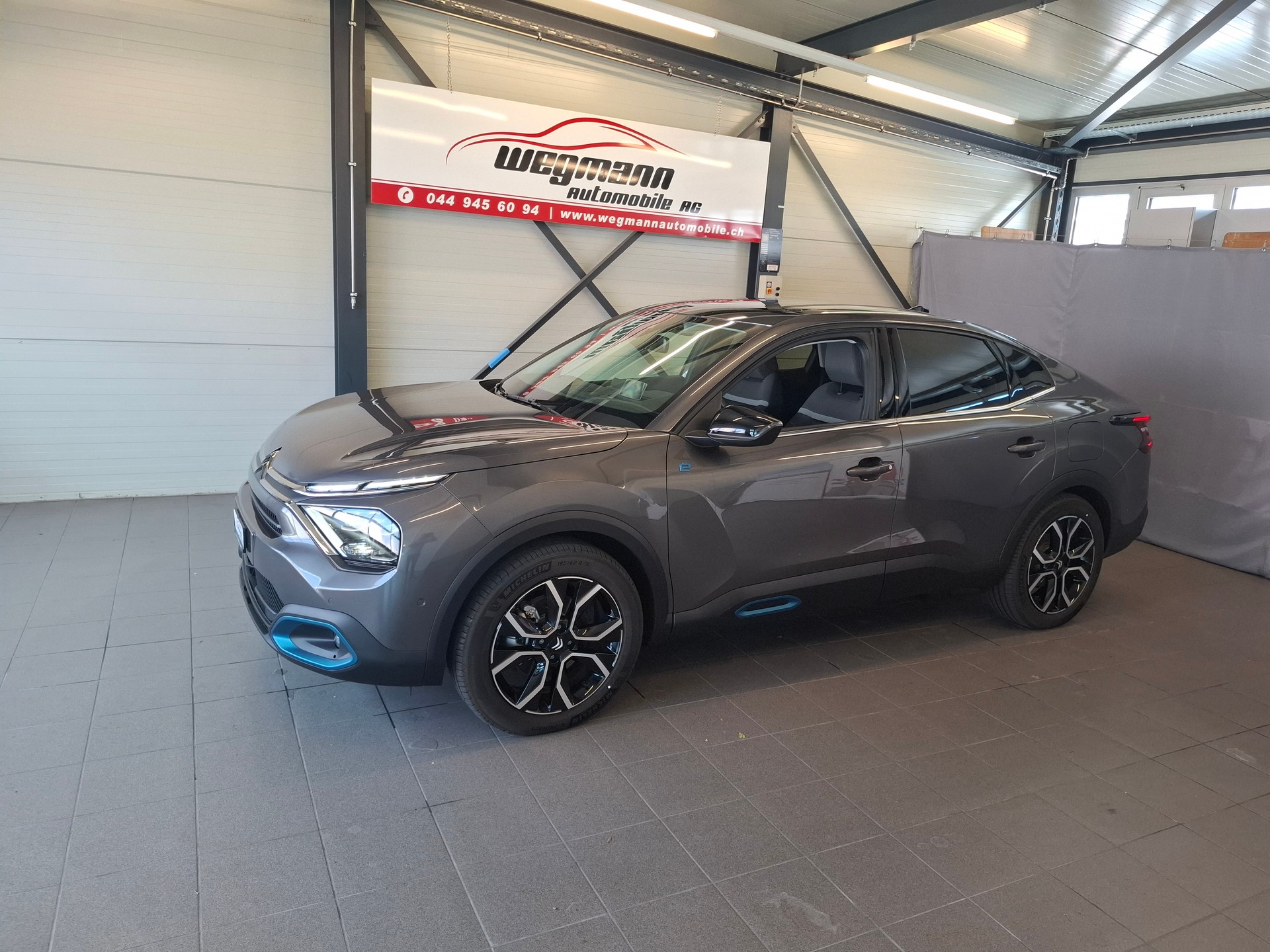 CITROEN C4 X 100 kW Shine-showroom-element-1