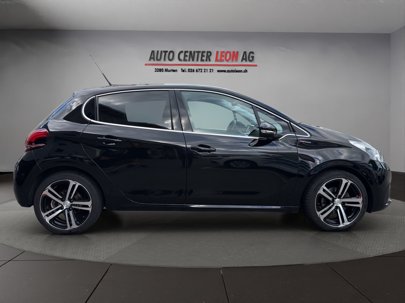 PEUGEOT 208 1.2 PureTech GT Line-image-6