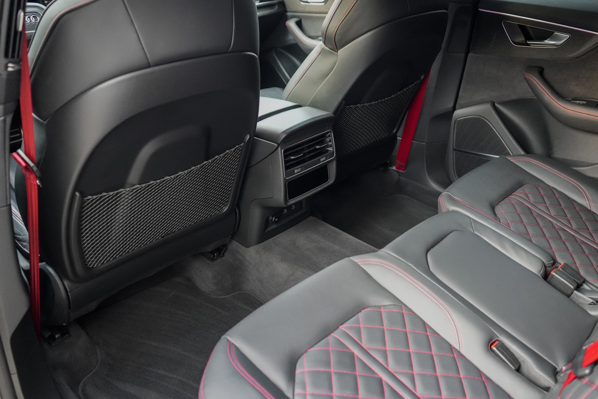 AUDI SQ8 Competition TFSI quattro tiptronic-image-22