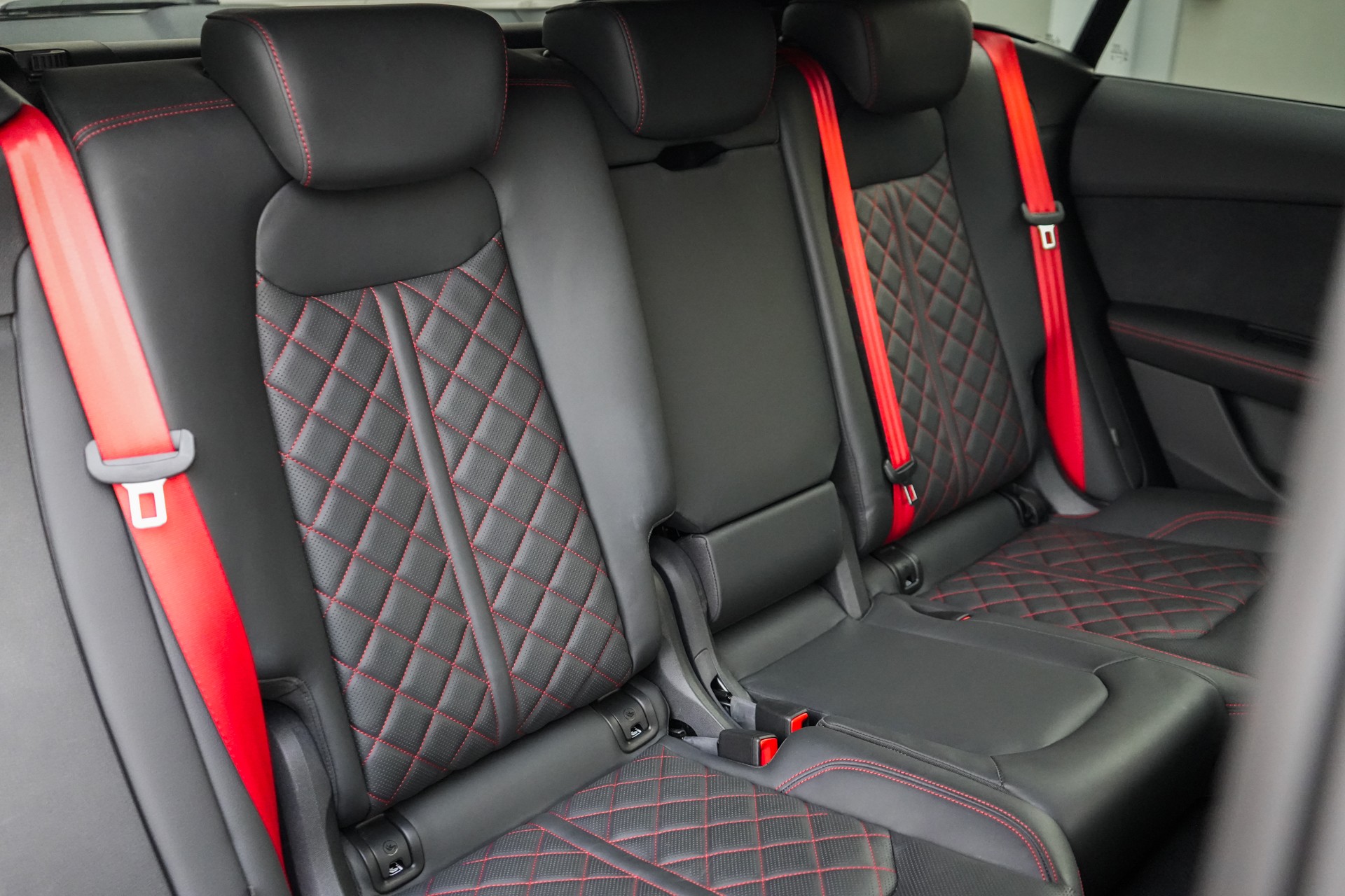AUDI SQ8 Competition TFSI quattro tiptronic-image-27