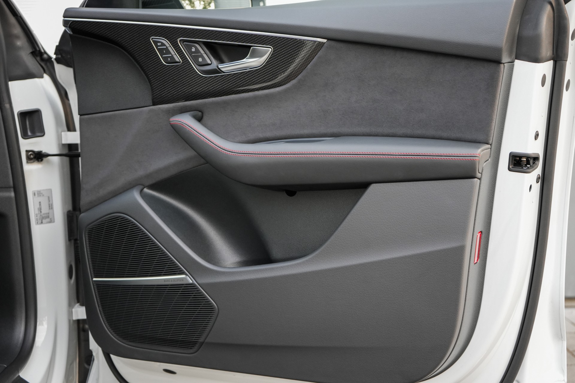 AUDI SQ8 Competition TFSI quattro tiptronic-image-20
