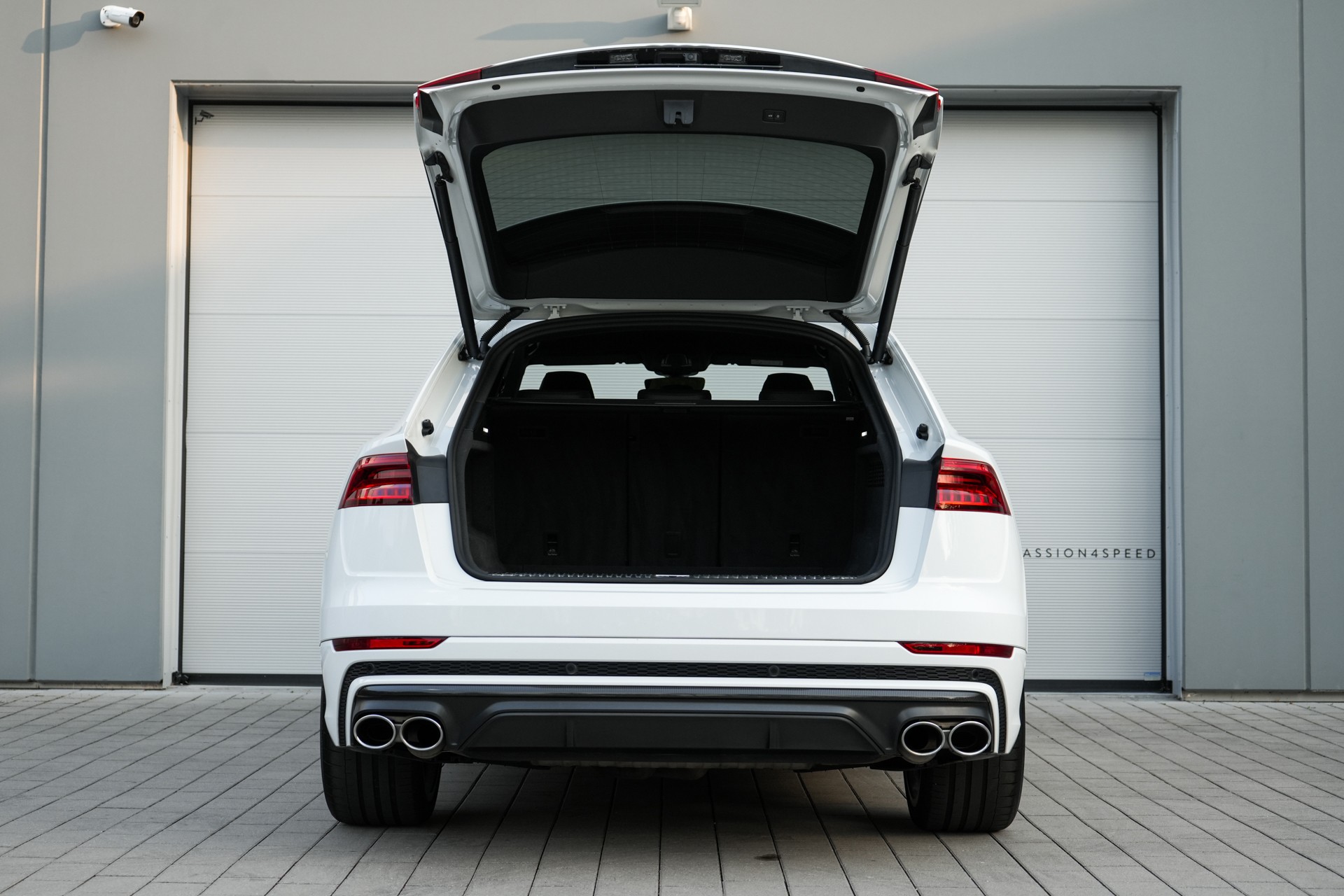AUDI SQ8 Competition TFSI quattro tiptronic-image-29