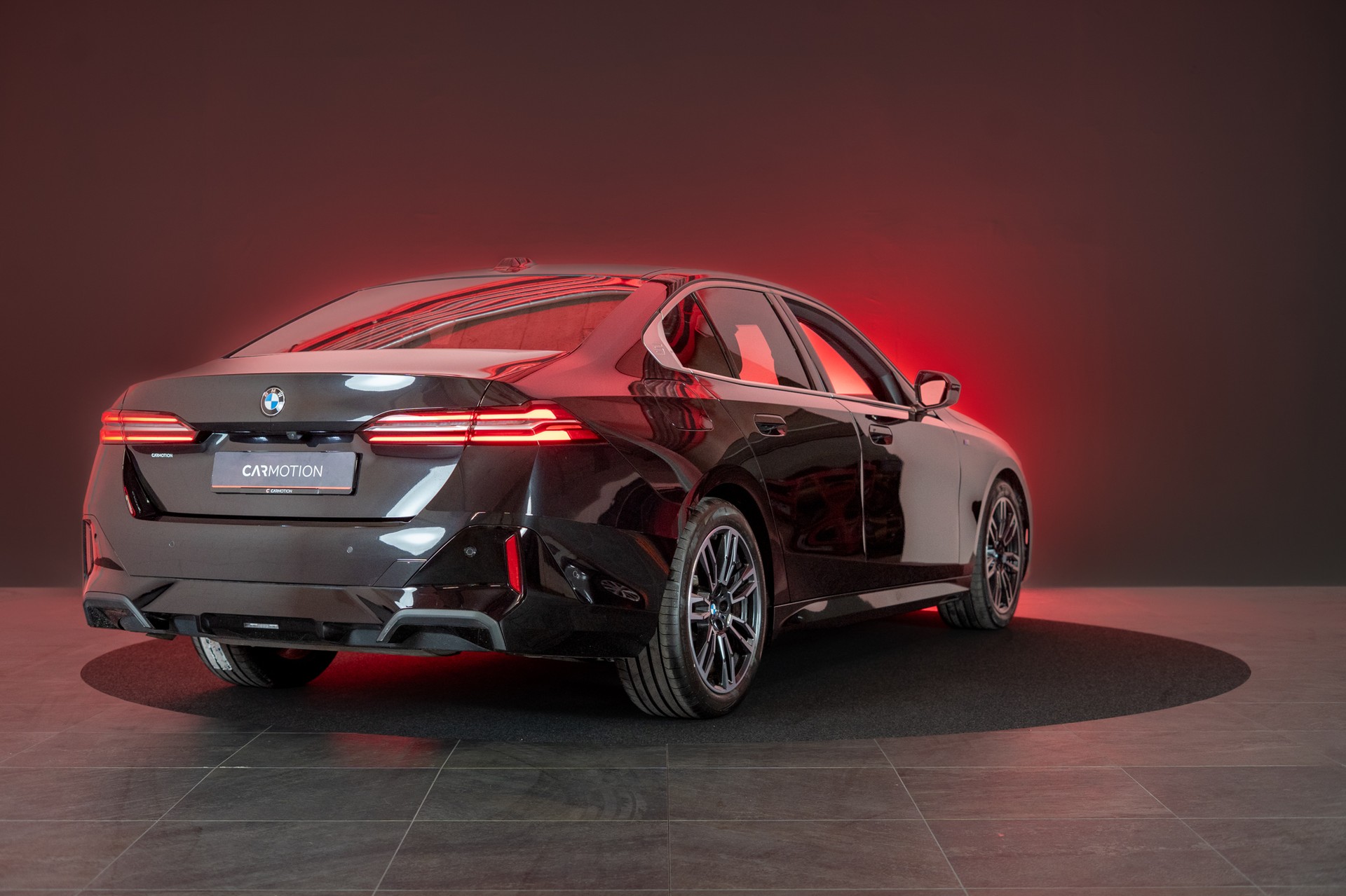 BMW 520i M Sport / Iconic Glow / Rückfahrkamera / el.Sitze-showroom-element-3