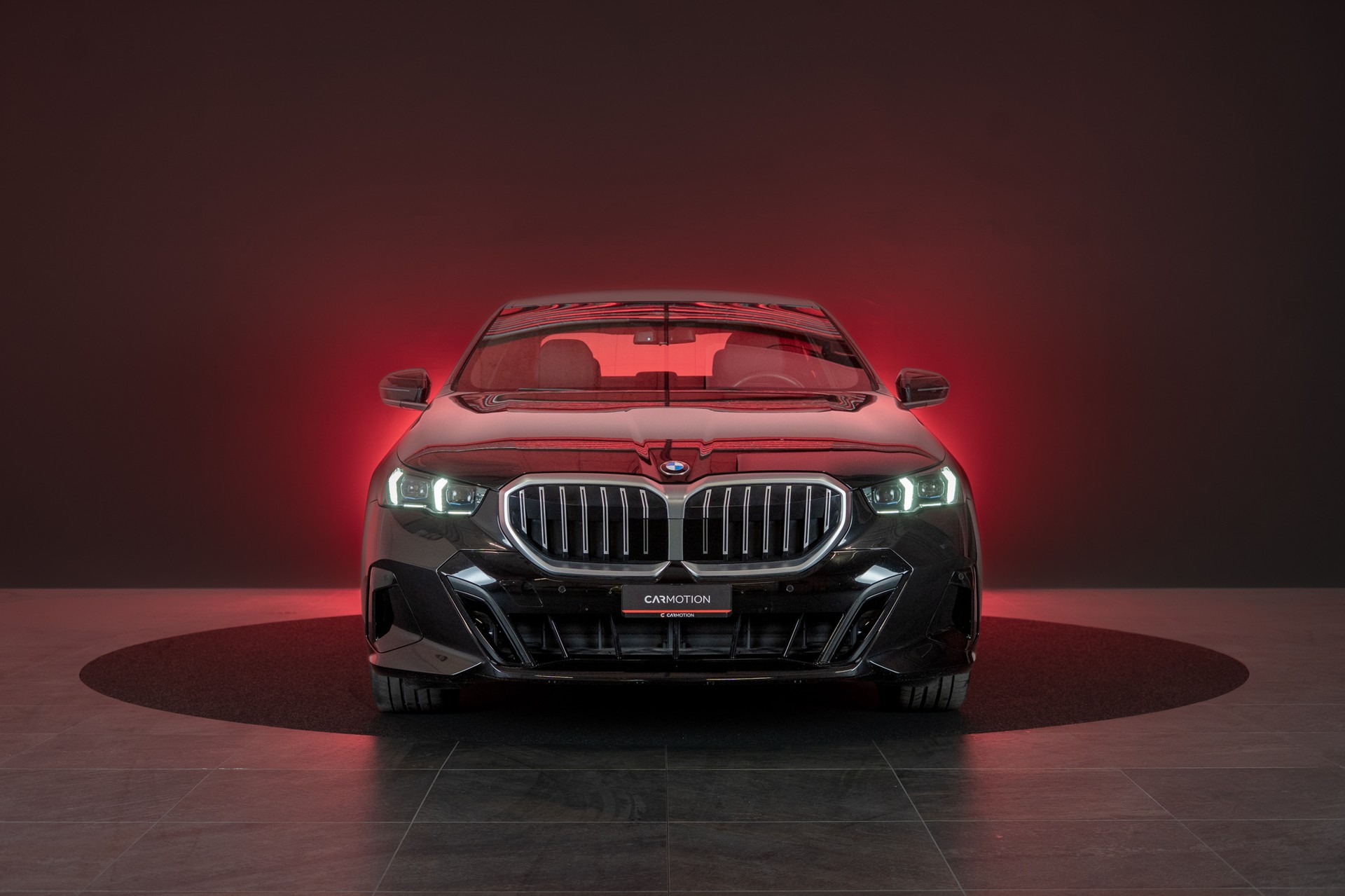 BMW 520i M Sport / Iconic Glow / Rückfahrkamera / el.Sitze-showroom-element-1