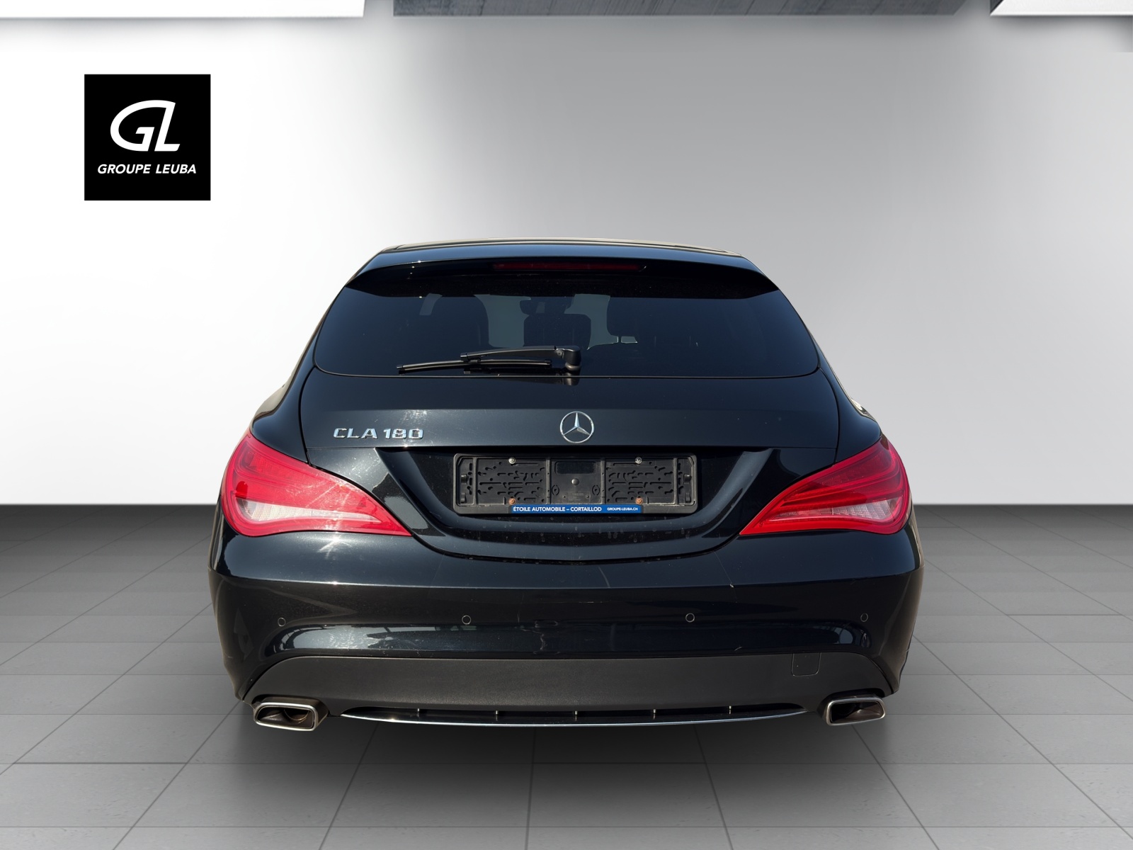MERCEDES-BENZ CLA 180 Urban-showroom-element-3