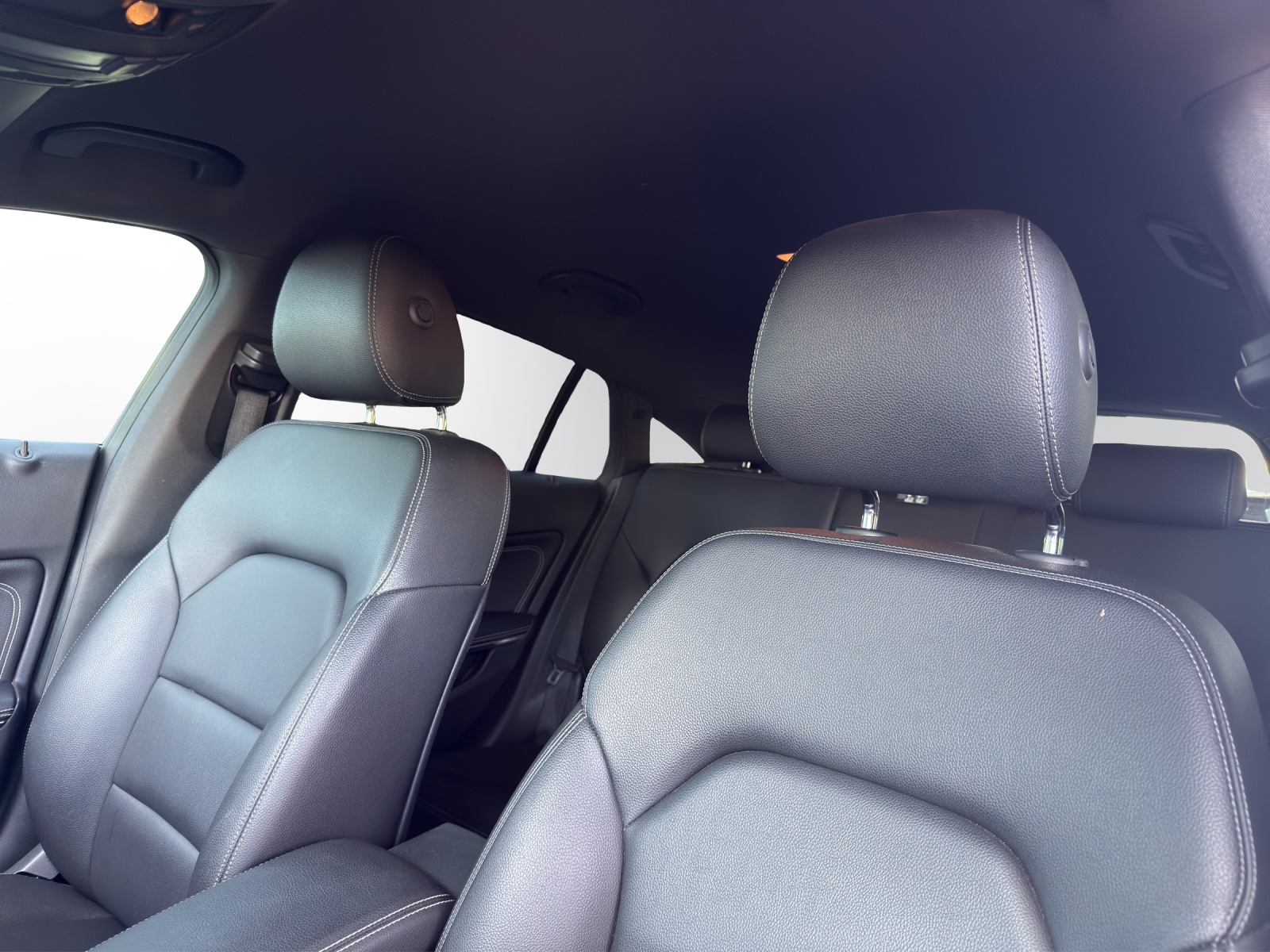 MERCEDES-BENZ CLA 180 Urban-image-9