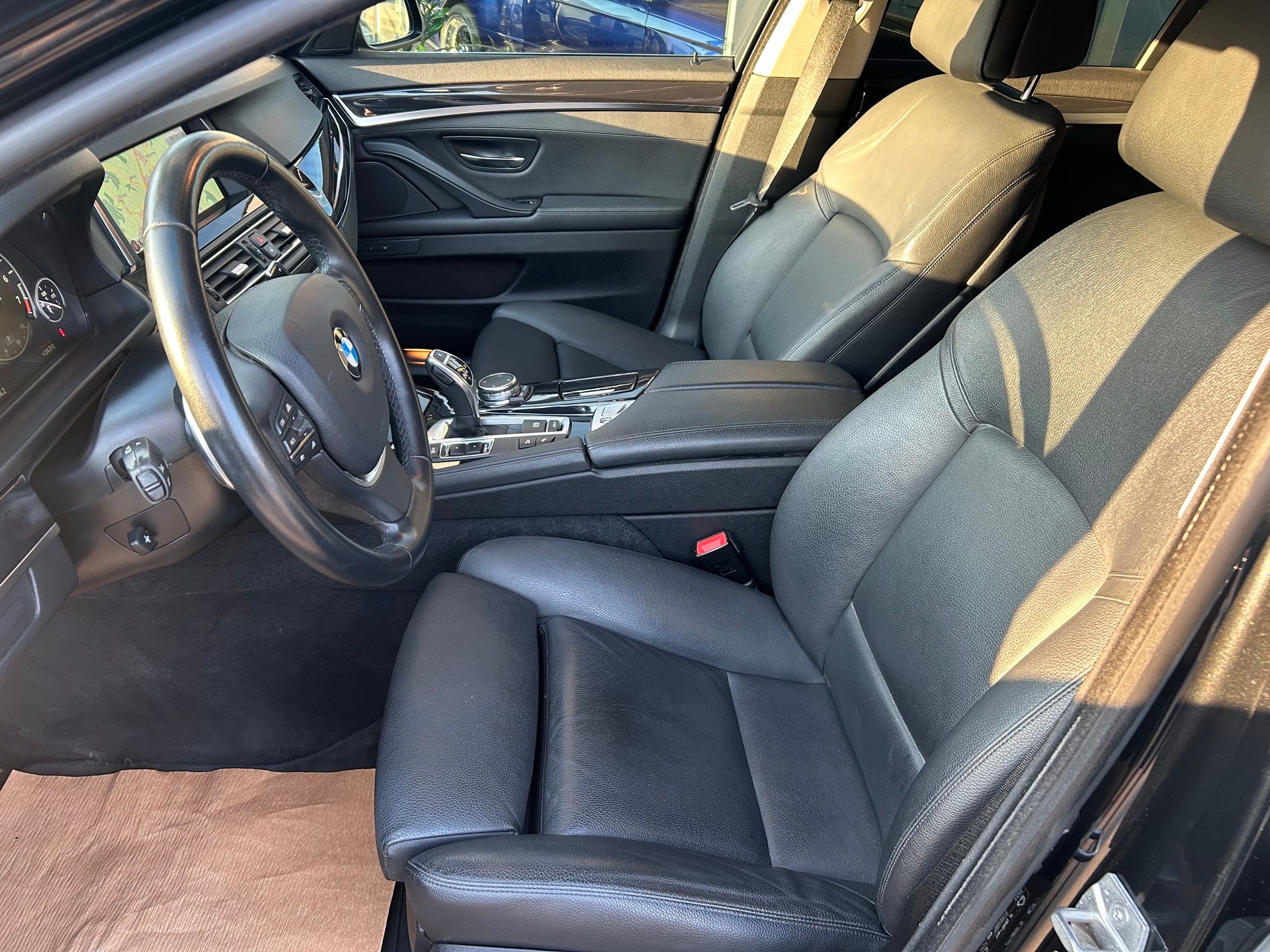 BMW 528i Touring xDrive Steptronic-image-9