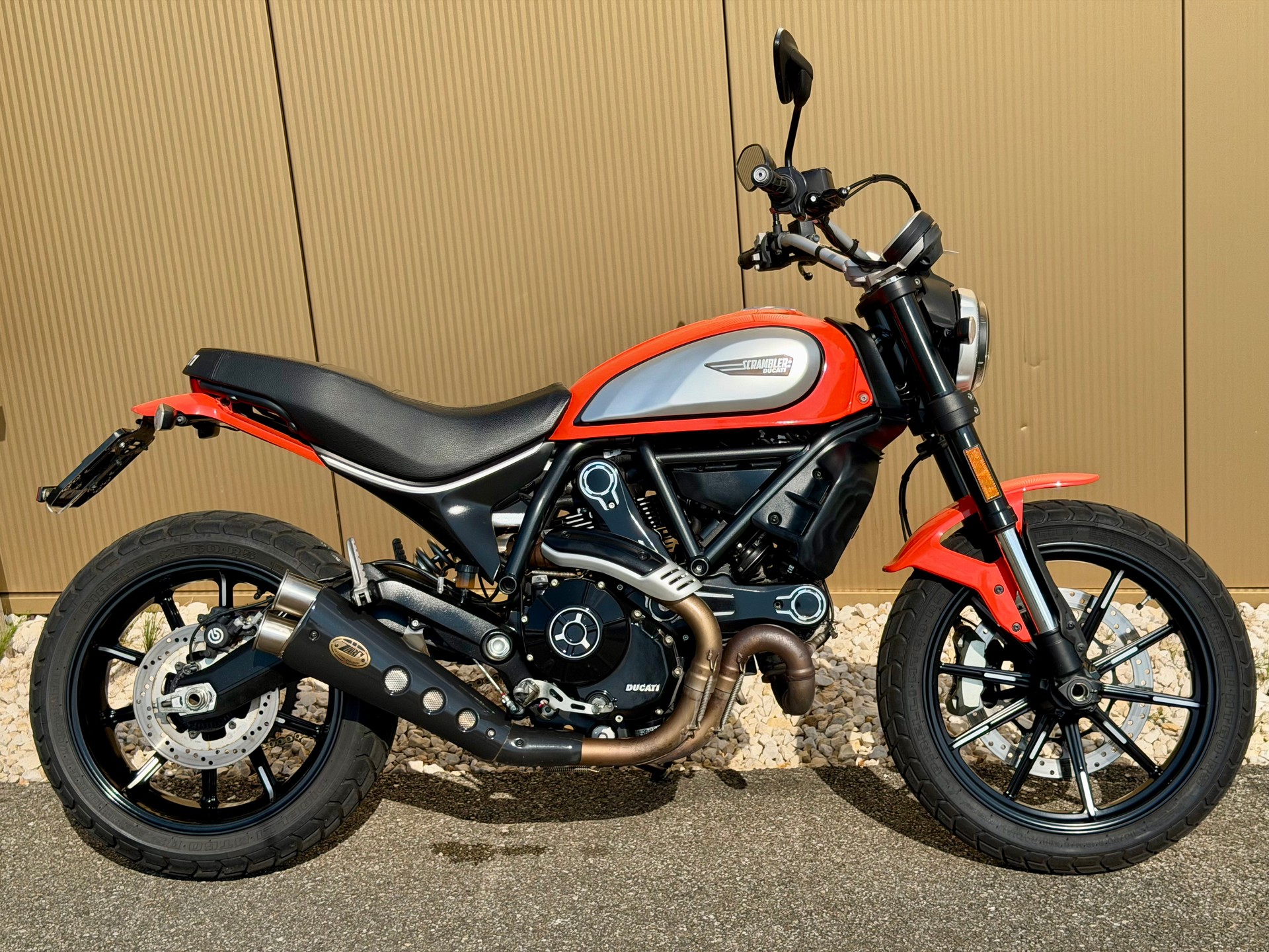 DUCATI Scrambler 800 Icon-showroom-element-3