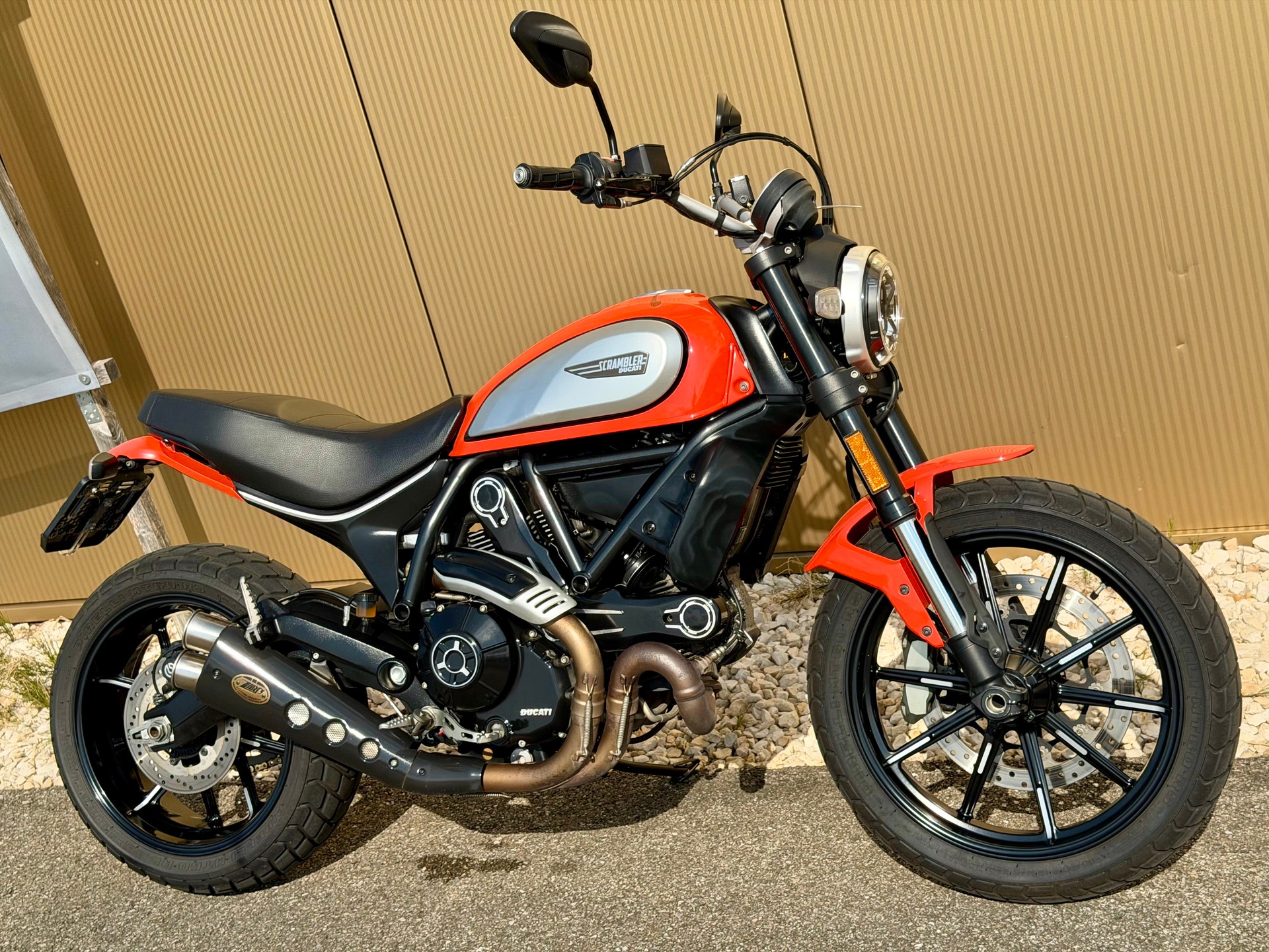 DUCATI Scrambler 800 Icon-showroom-element-2