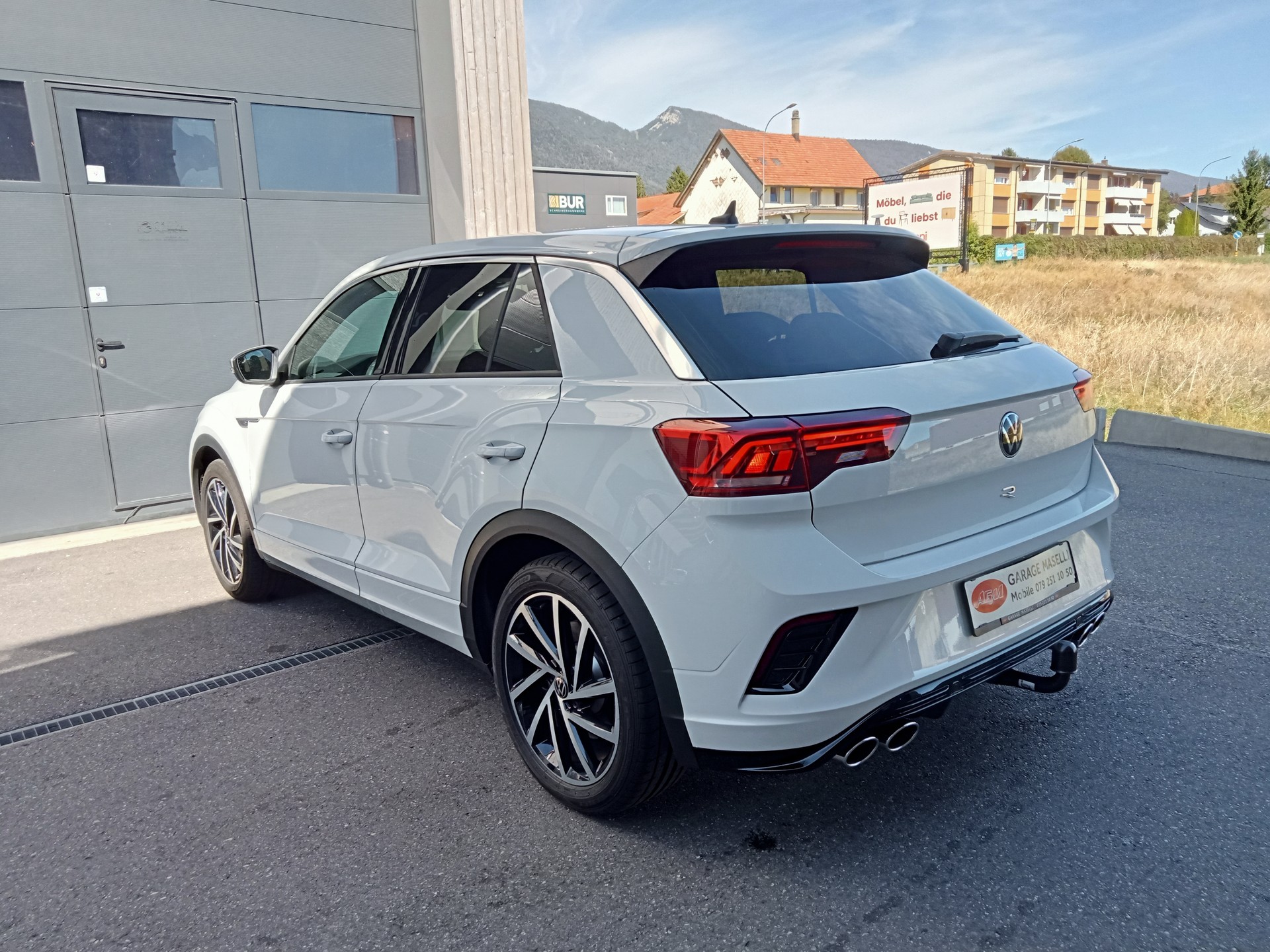 VW T-Roc 2.0 TSI R DSG 4Motion-image-4