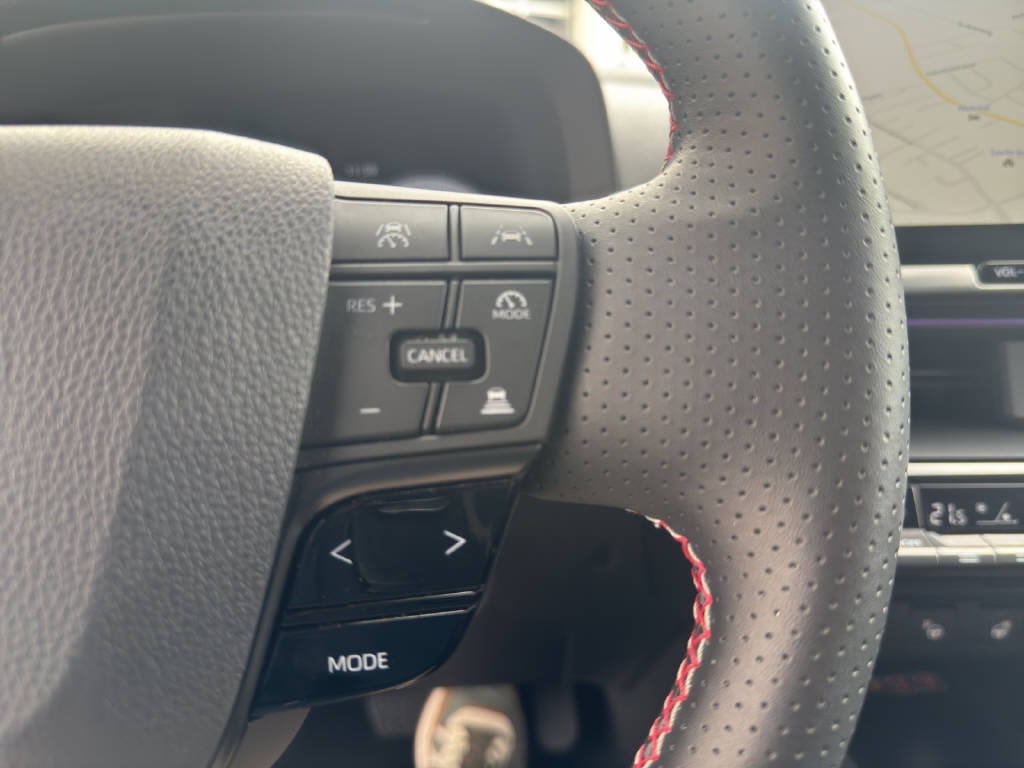 TOYOTA C-HR 2.0 HEV GR Sport 4x4-image-9