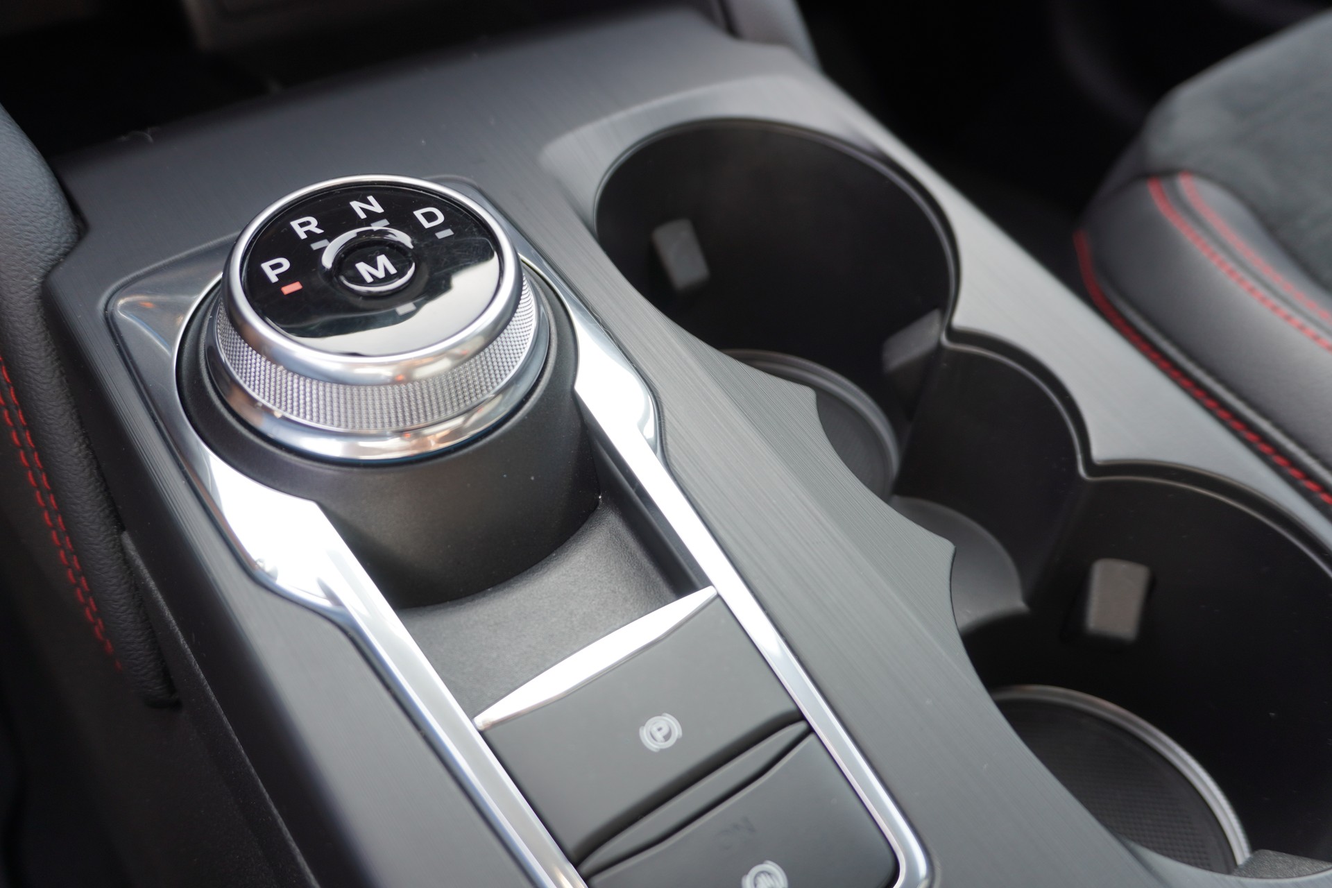FORD Kuga 2.0 TDCi EcoBlue ST-Line X 4WD-image-18