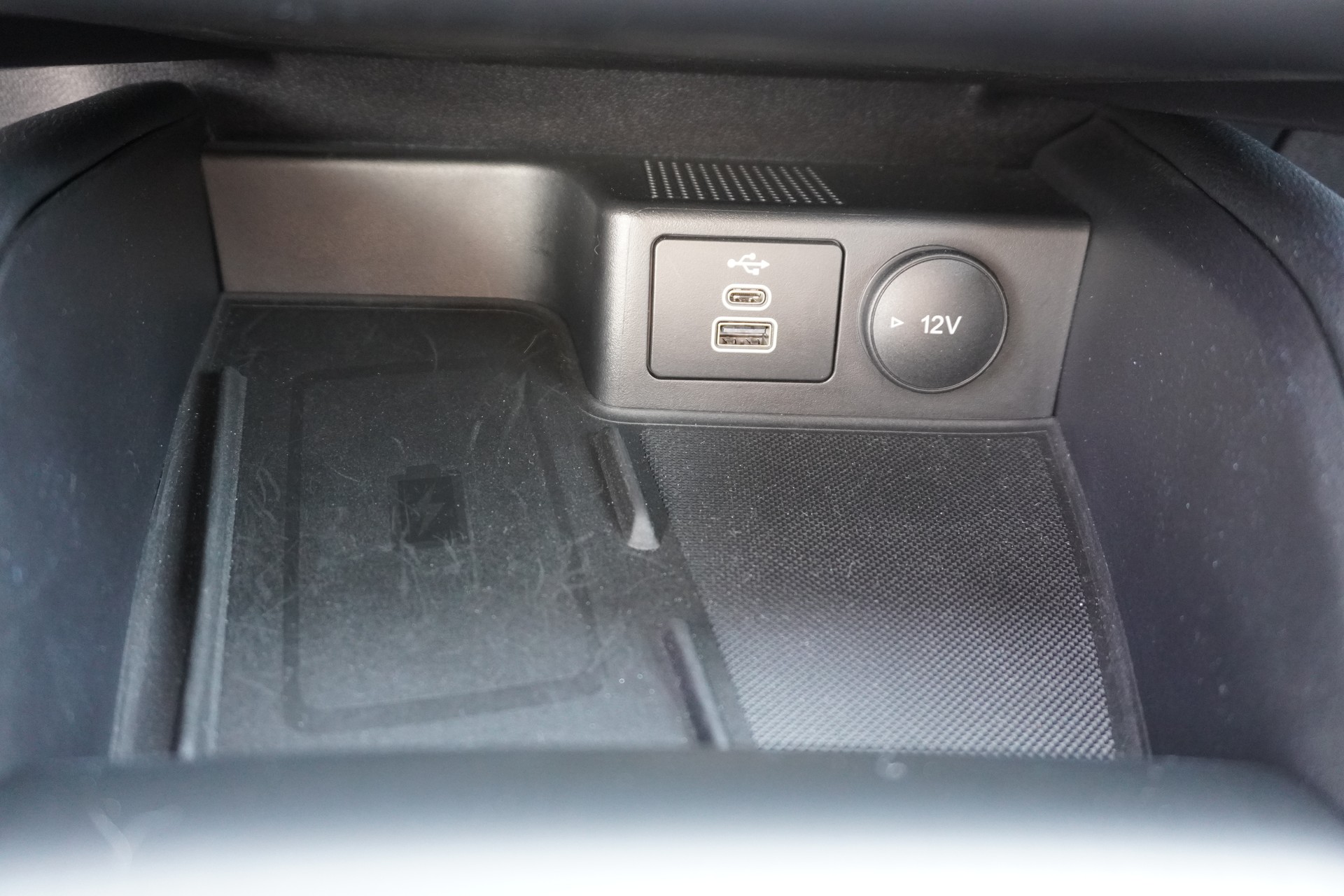 FORD Kuga 2.0 TDCi EcoBlue ST-Line X 4WD-image-19