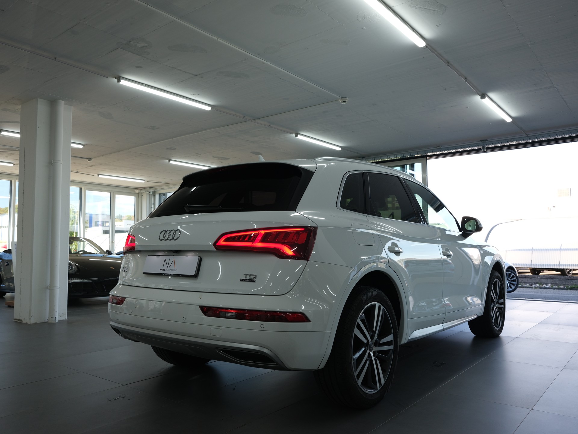 AUDI Q5 2.0 TDI sport quattro S-tronic *Rückfahrkamera* *Sitzheizung* *S-Line*-showroom-element-2