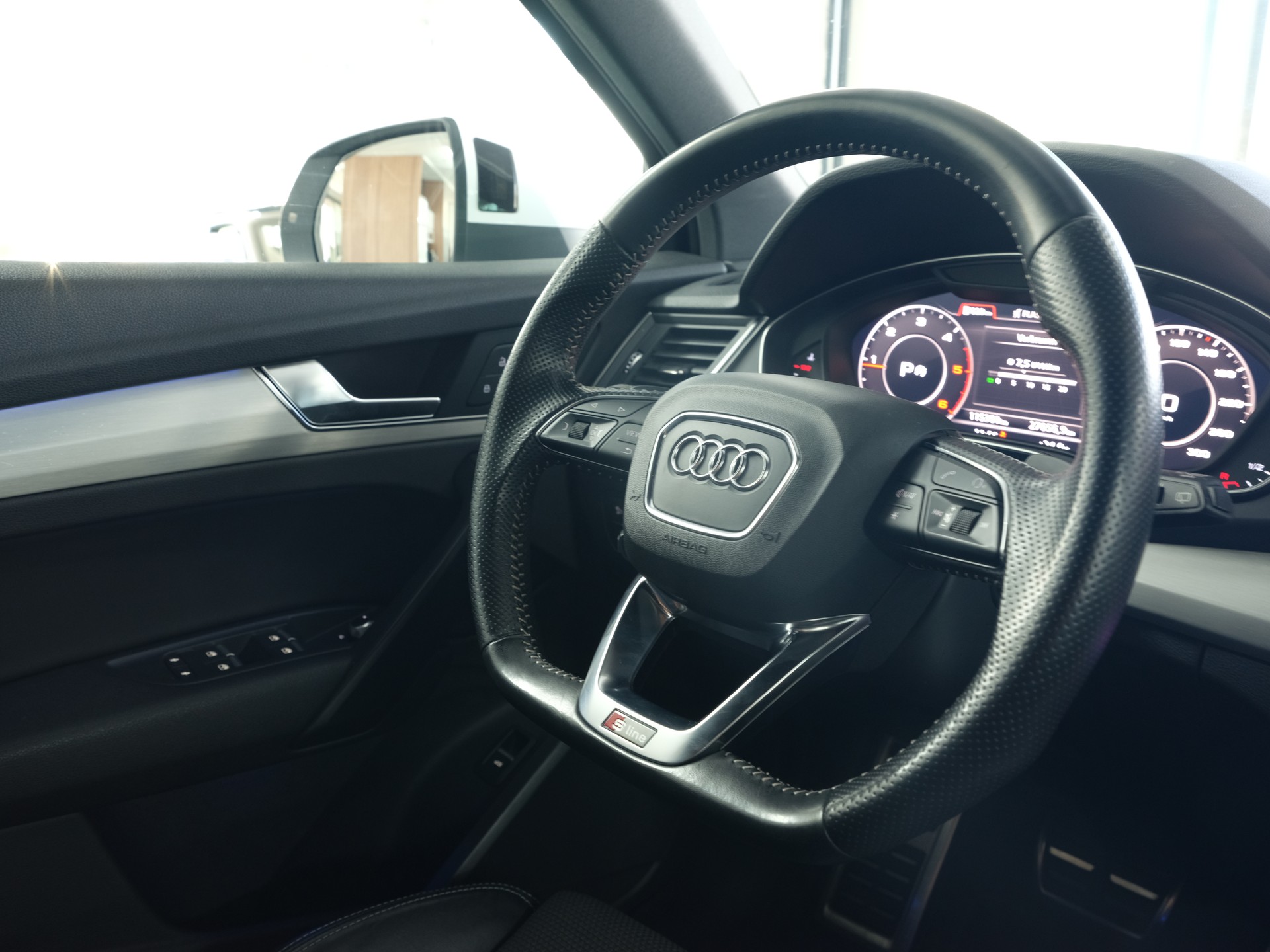 AUDI Q5 2.0 TDI sport quattro S-tronic *Rückfahrkamera* *Sitzheizung* *S-Line*-image-32
