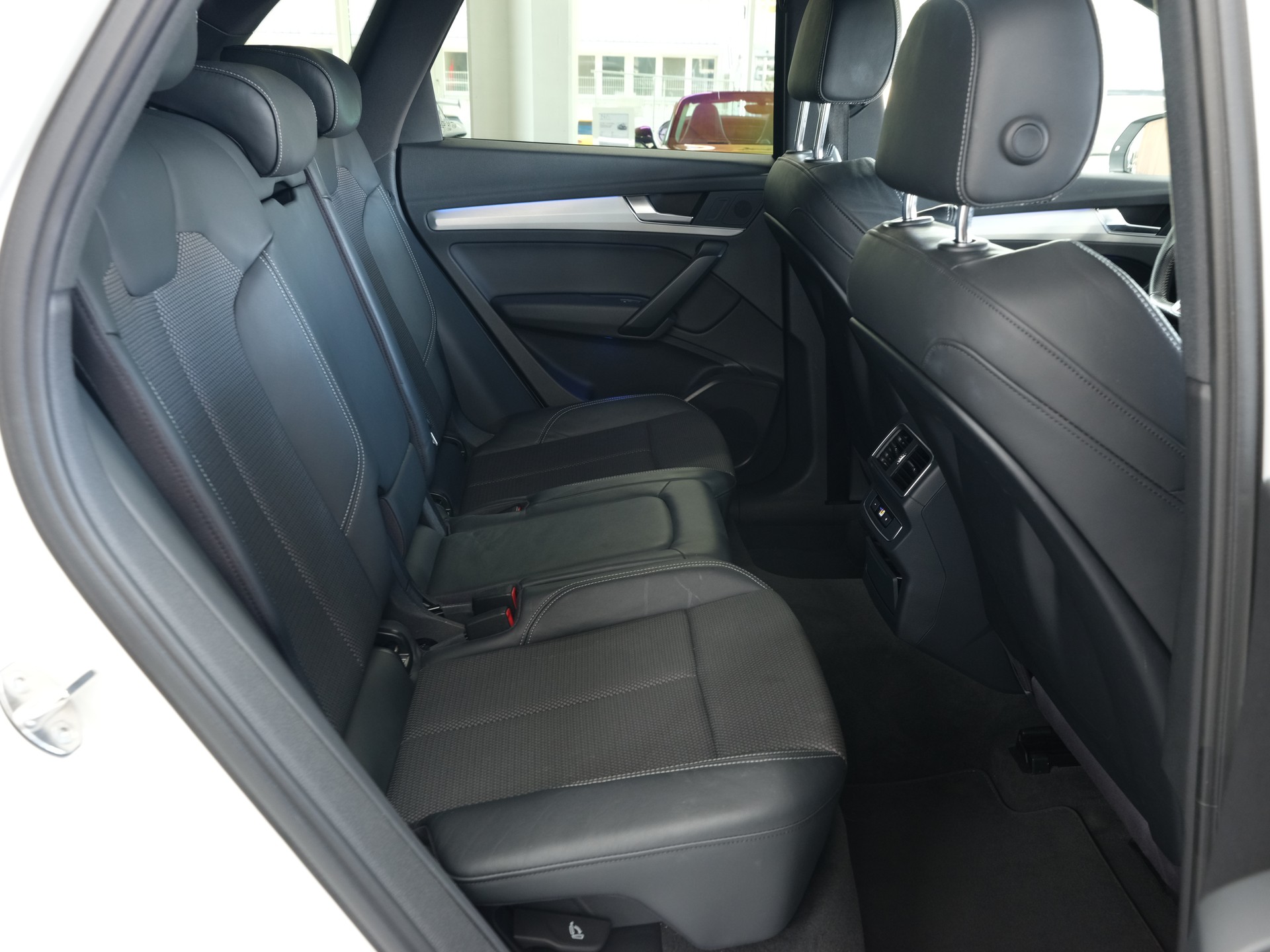 AUDI Q5 2.0 TDI sport quattro S-tronic *Rückfahrkamera* *Sitzheizung* *S-Line*-image-25