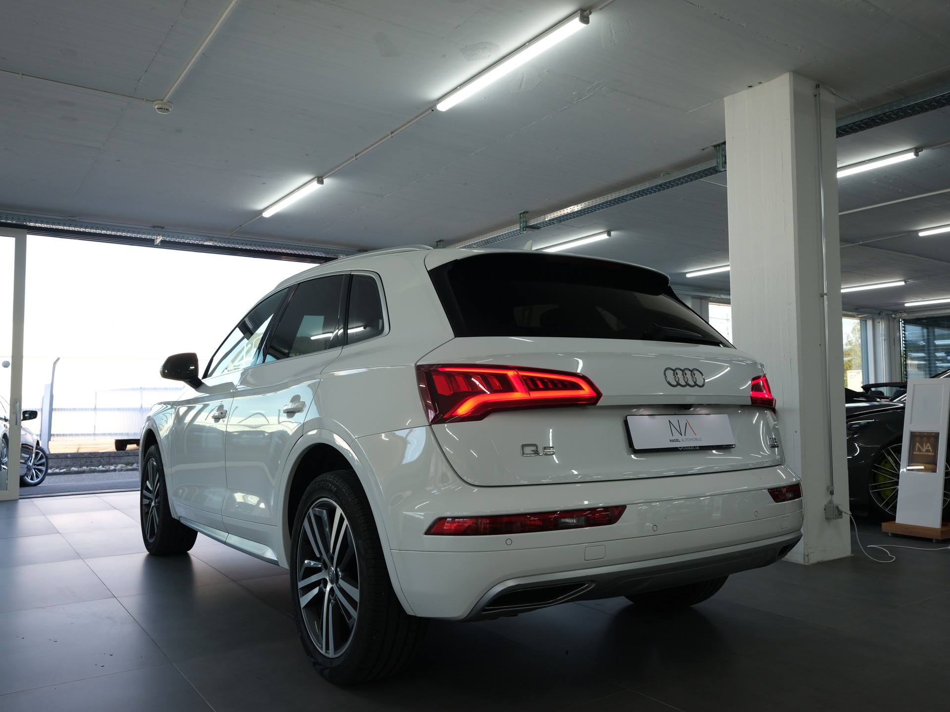 AUDI Q5 2.0 TDI sport quattro S-tronic *Rückfahrkamera* *Sitzheizung* *S-Line*-image-5