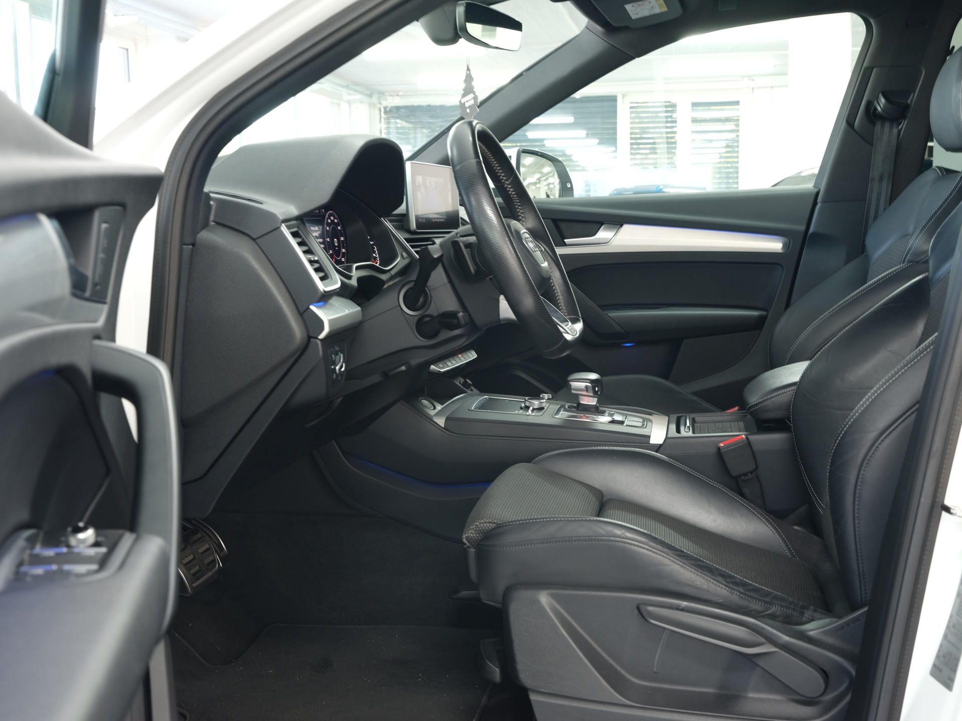 AUDI Q5 2.0 TDI sport quattro S-tronic *Rückfahrkamera* *Sitzheizung* *S-Line*-image-19