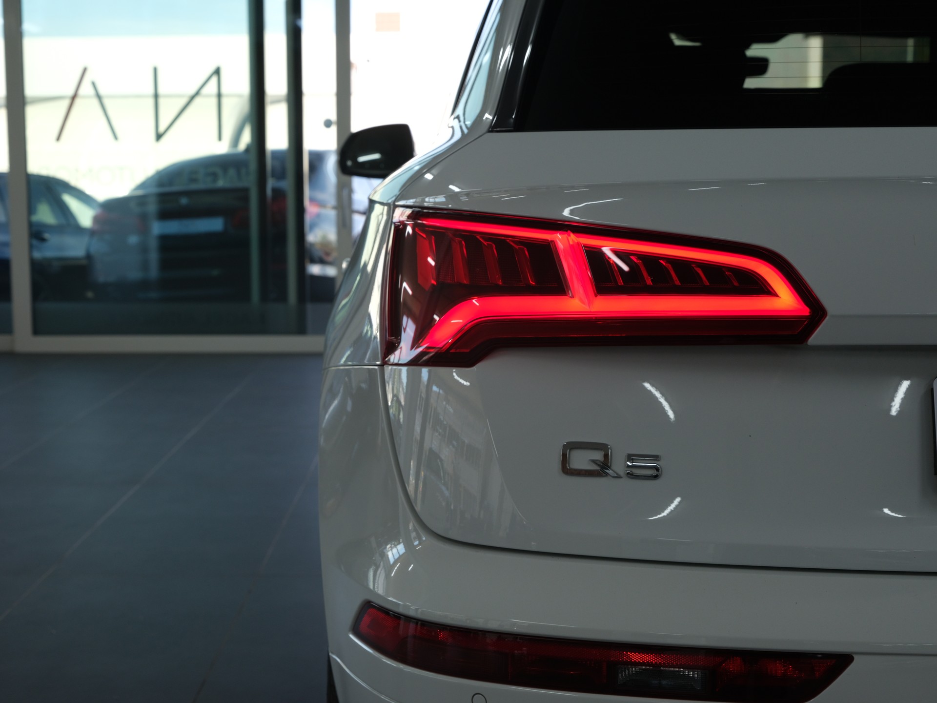 AUDI Q5 2.0 TDI sport quattro S-tronic *Rückfahrkamera* *Sitzheizung* *S-Line*-image-15