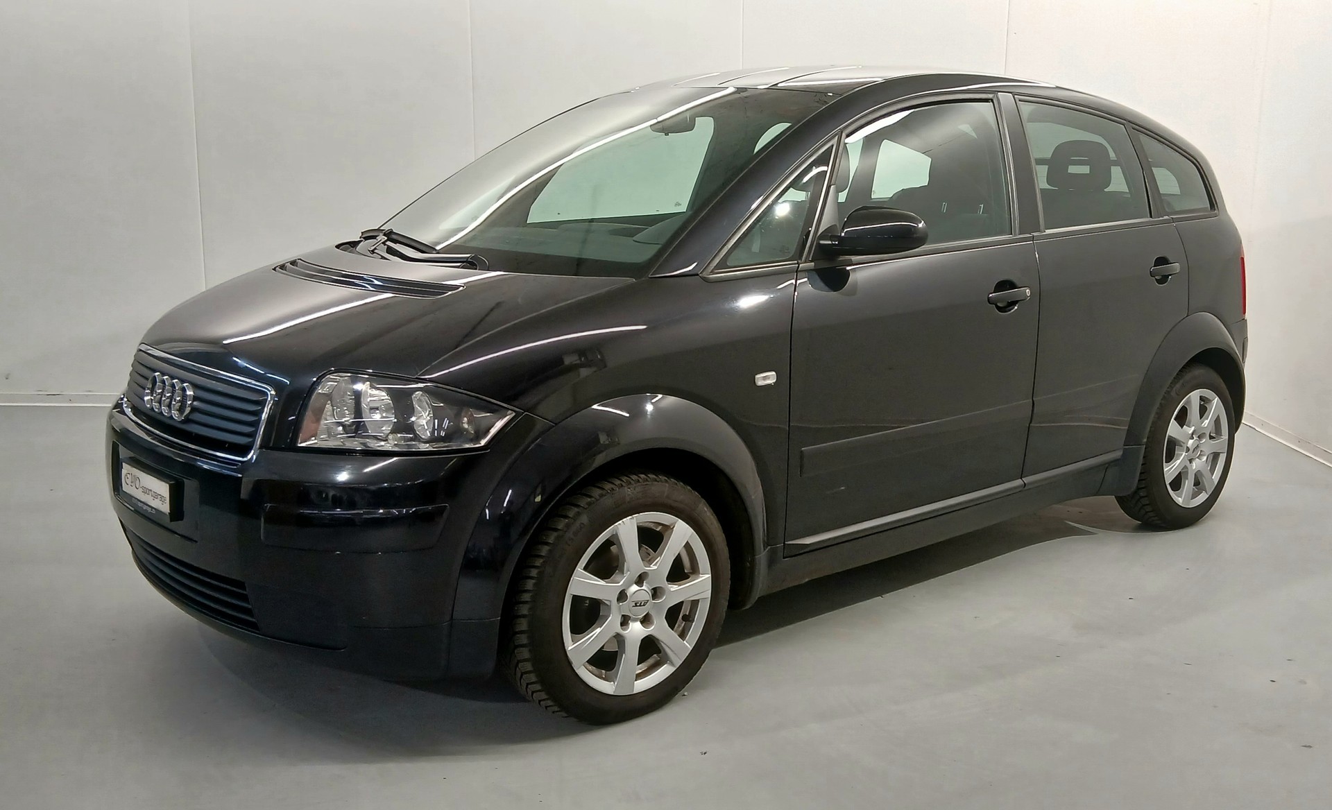 AUDI A2-showroom-element-1