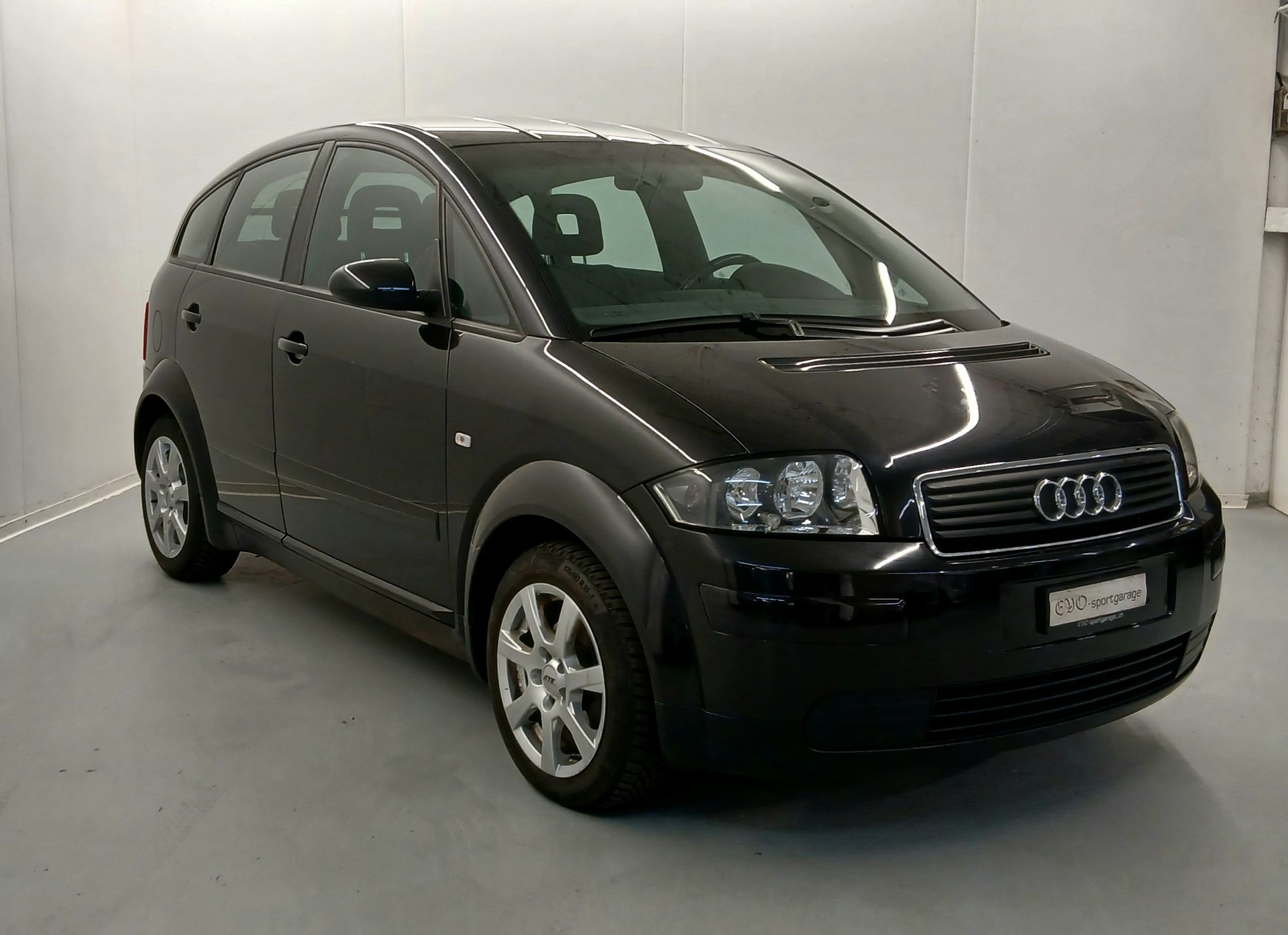 AUDI A2-showroom-element-2